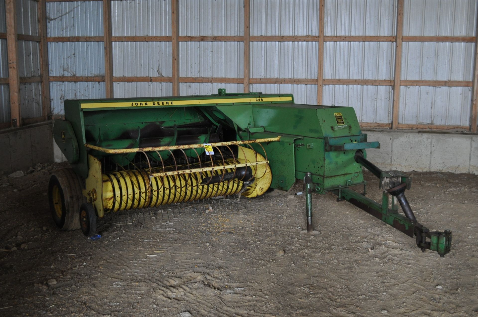 John Deere 346 square baler, 11L-14 tires, twine tie, folding bale chute, 540 PTO, SN 471867 - Image 2 of 8