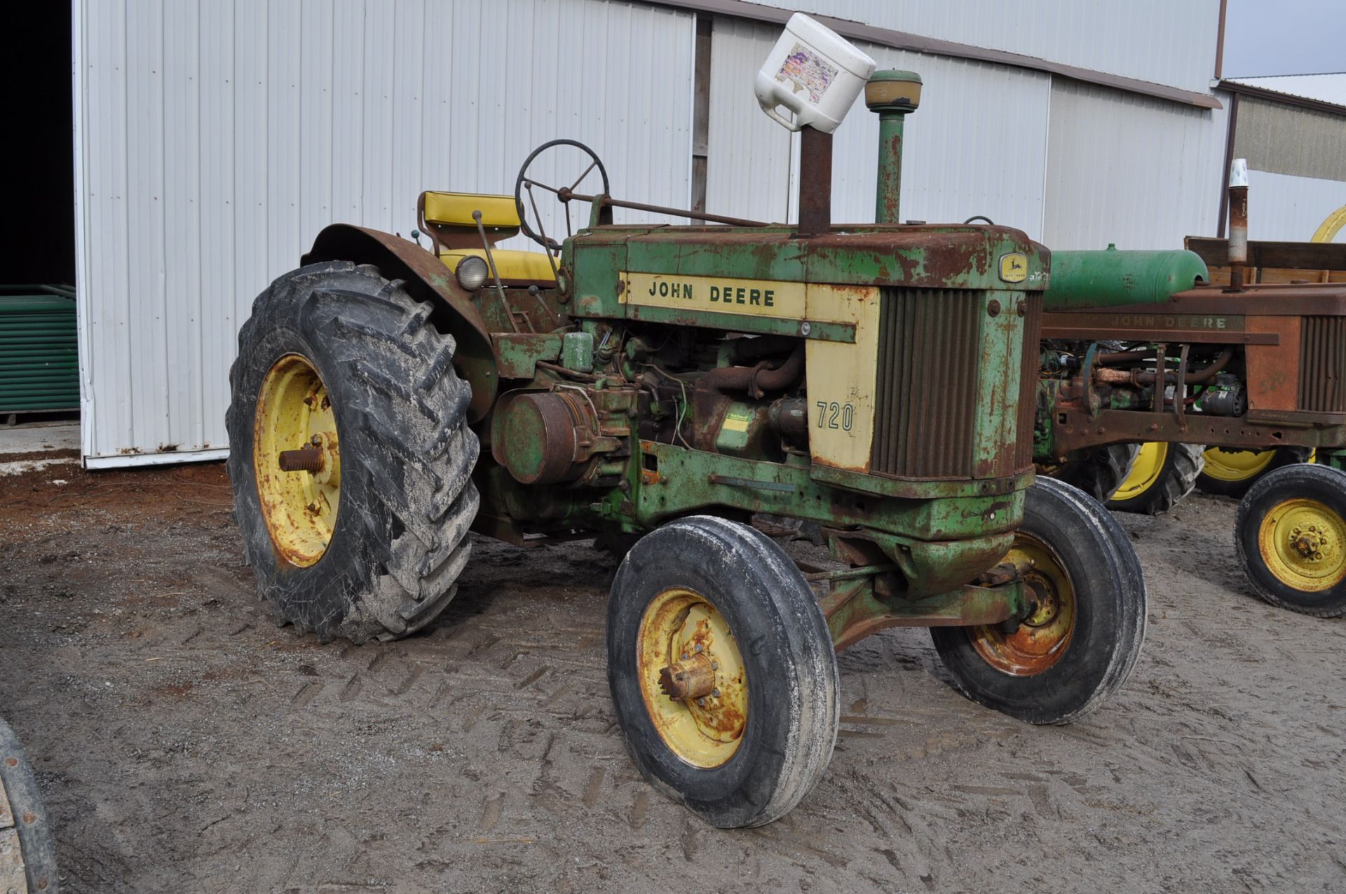 John Deere 720 standard, diesel, 18.4-30 rear, 7.50-18 front, wide front, power steering - Image 2 of 14