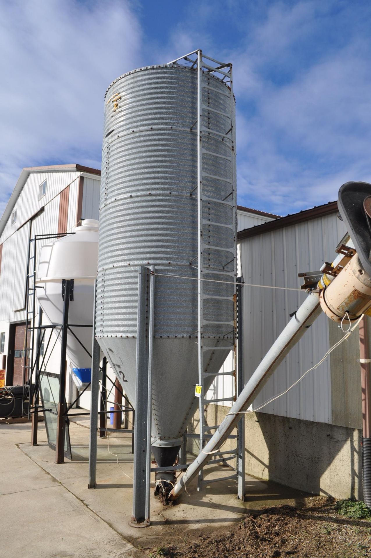 6 1/2’ diameter 4 narrow ring feed bin, 70 deg slope, 100' of pipe for flex auger, - Image 5 of 5