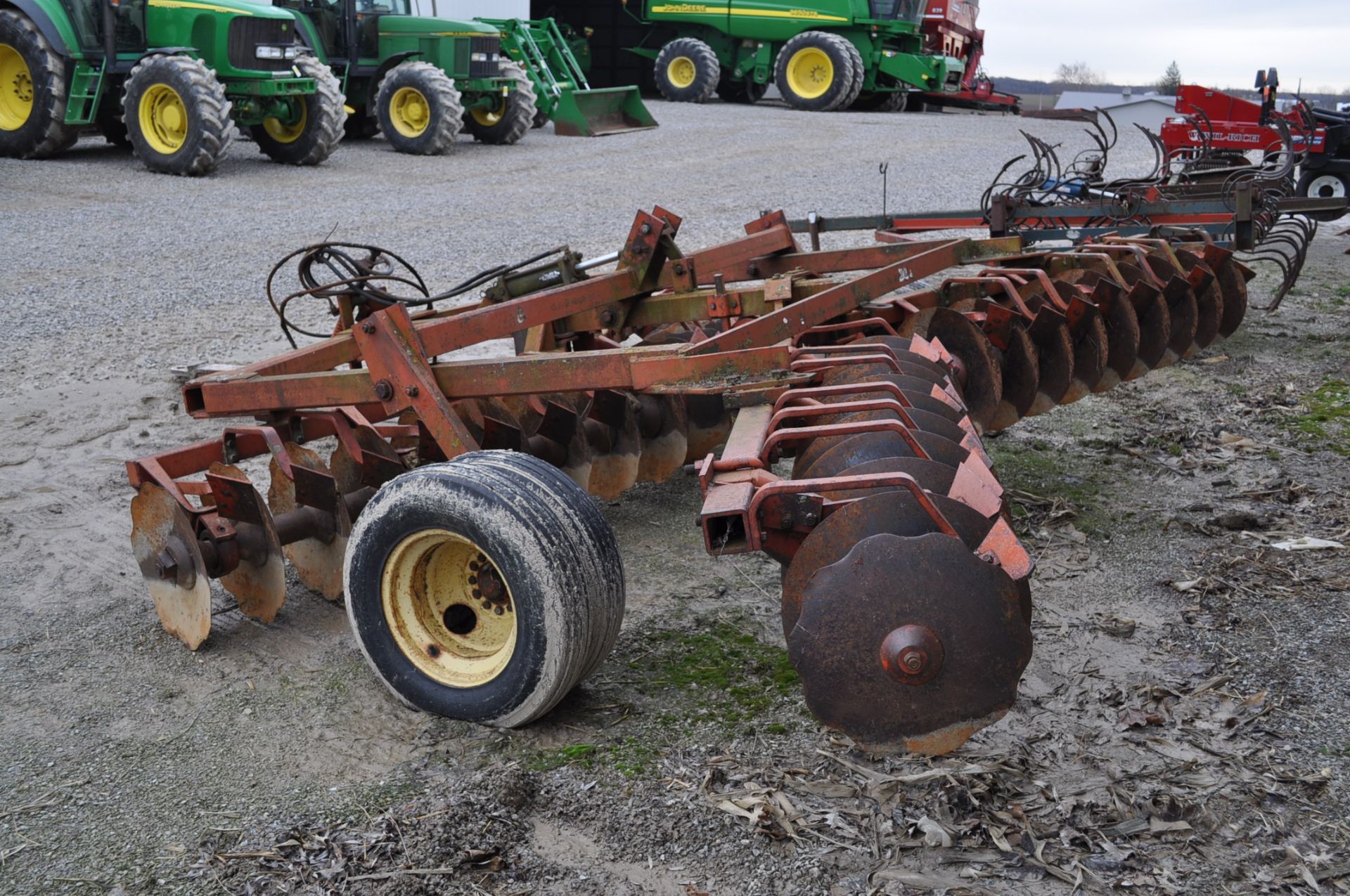 15’ Allis Chalmers disc, front notched blades, smooth rear blades - Image 3 of 13