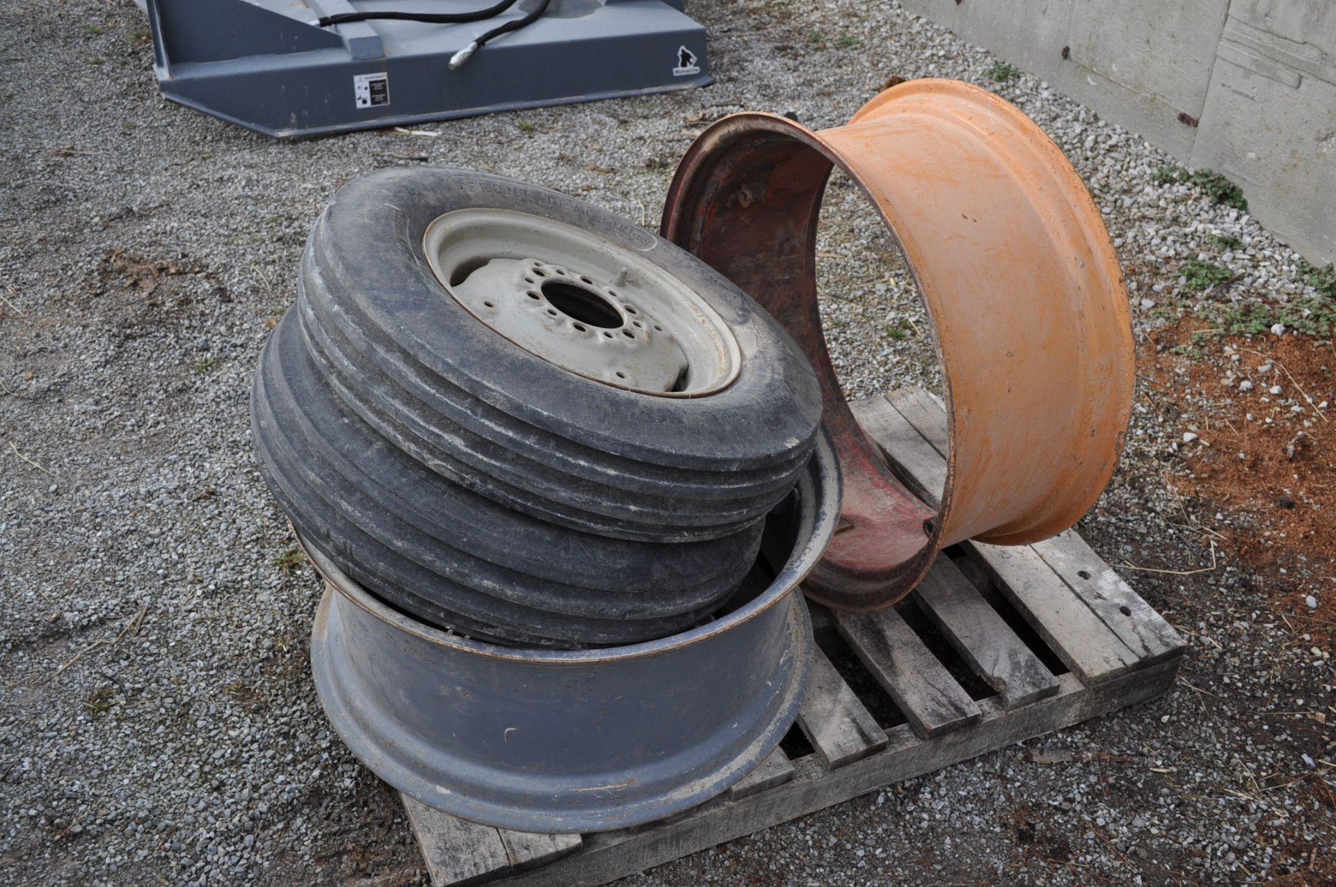 Ford Jubillee tractor, gas, 3 pt, PTO, on steel wheels, front tires and wheels, rear rims only - Image 12 of 14