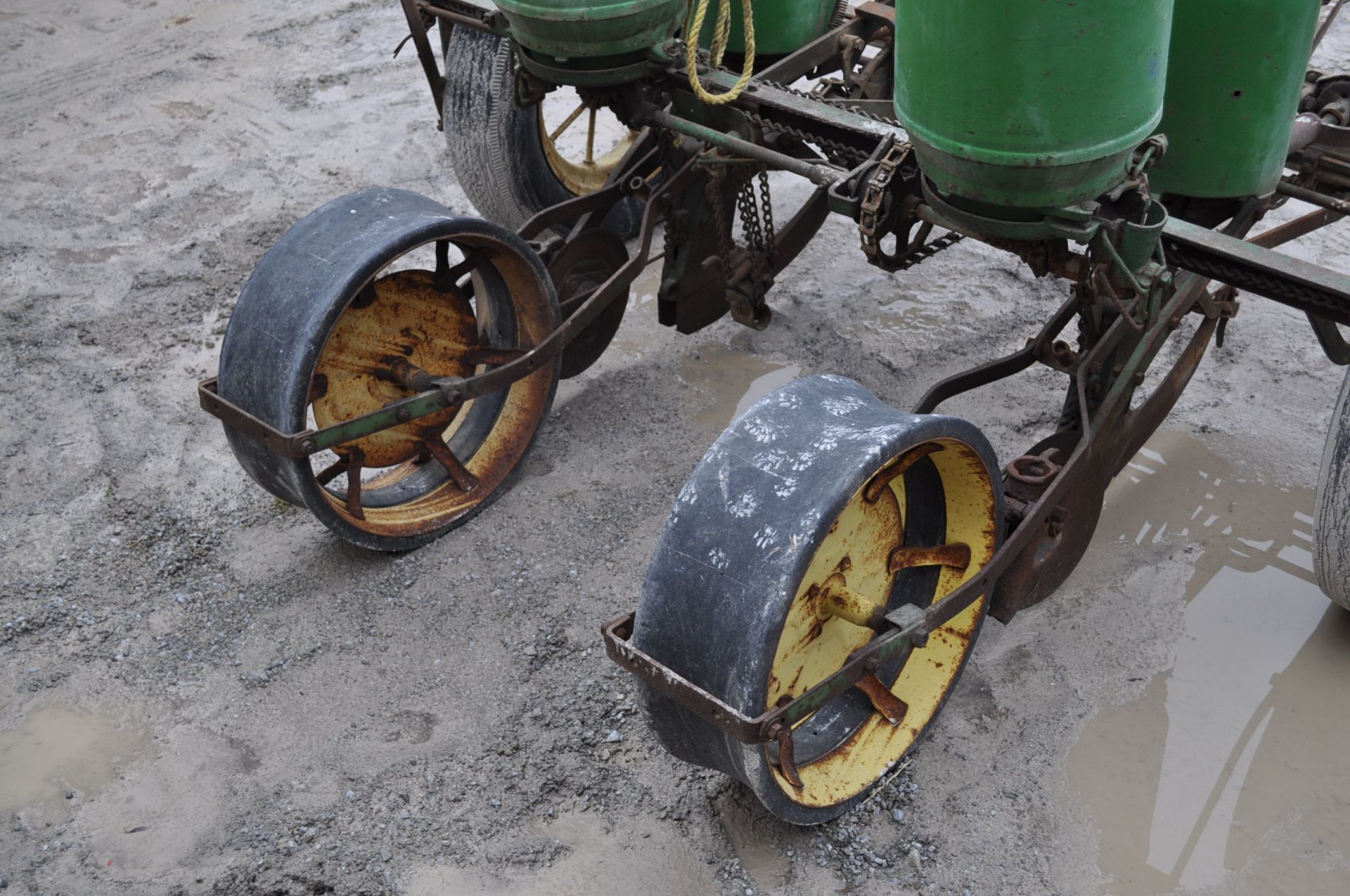 John Deere 290 corn planter, 2 row with dry fertilizer - Image 5 of 7