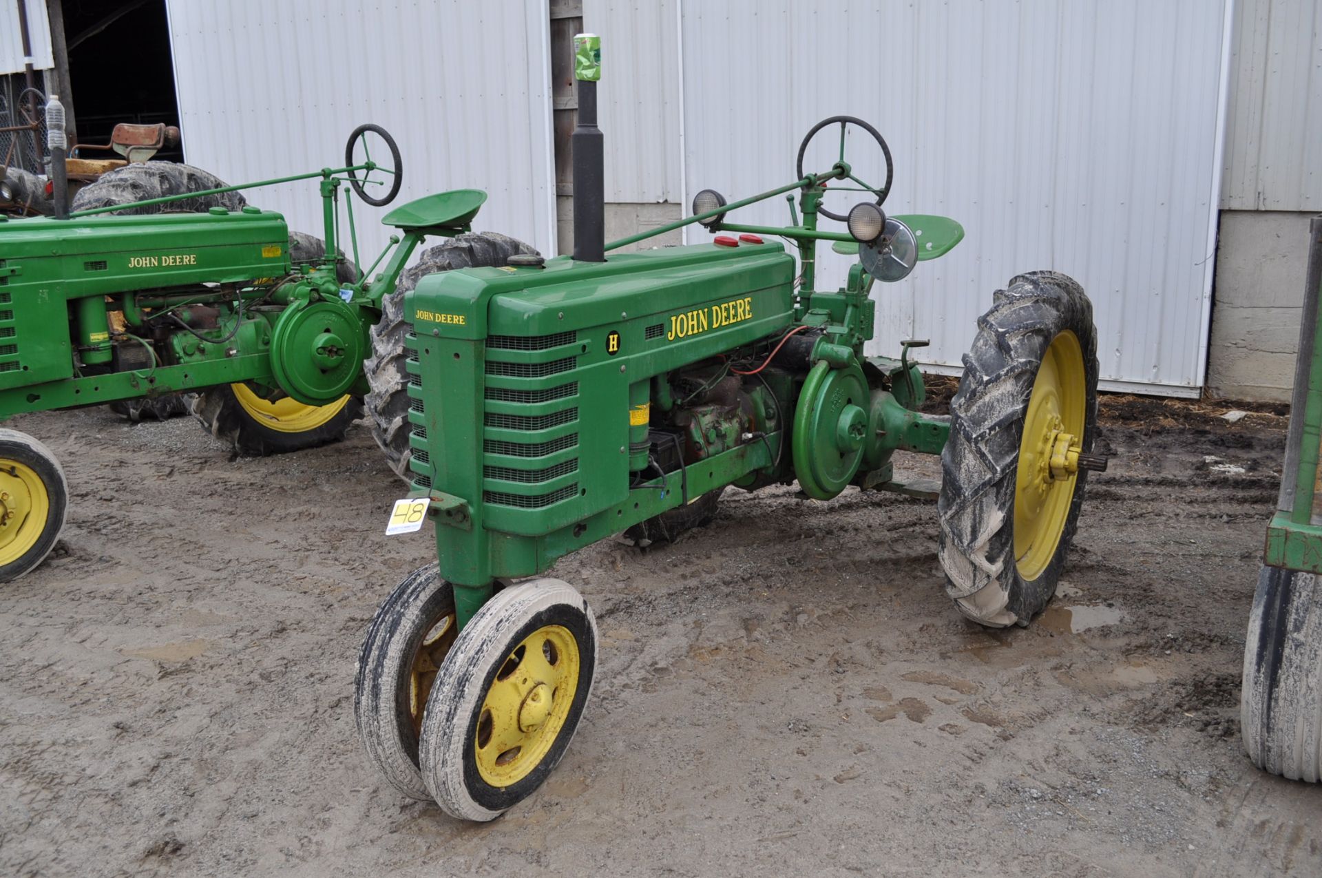 John Deere H tractor, 9.5-32 rear tires, 4.00-15 front tires, narrow front, electric start, PTO, hyd