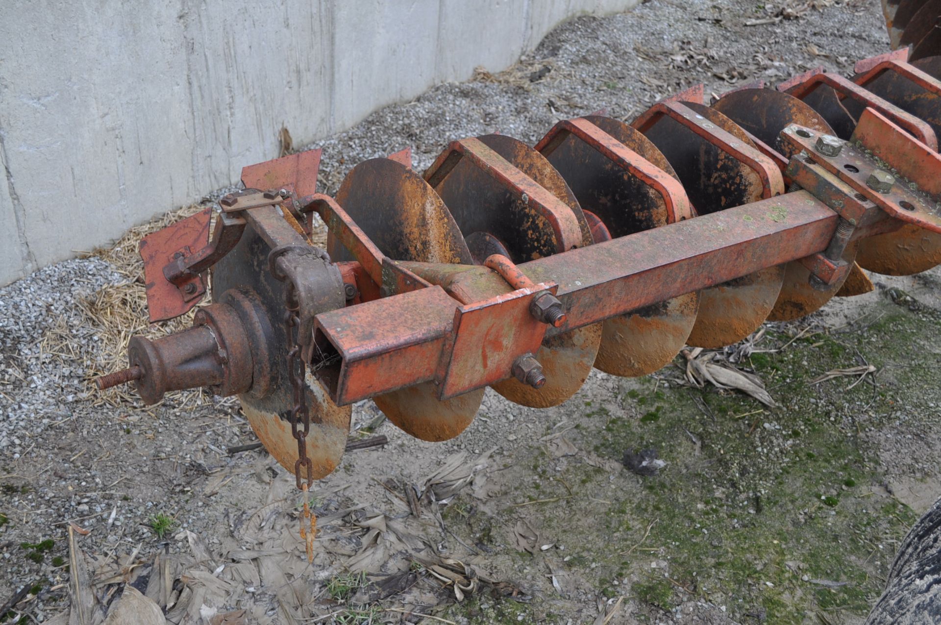 15’ Allis Chalmers disc, front notched blades, smooth rear blades - Image 12 of 13