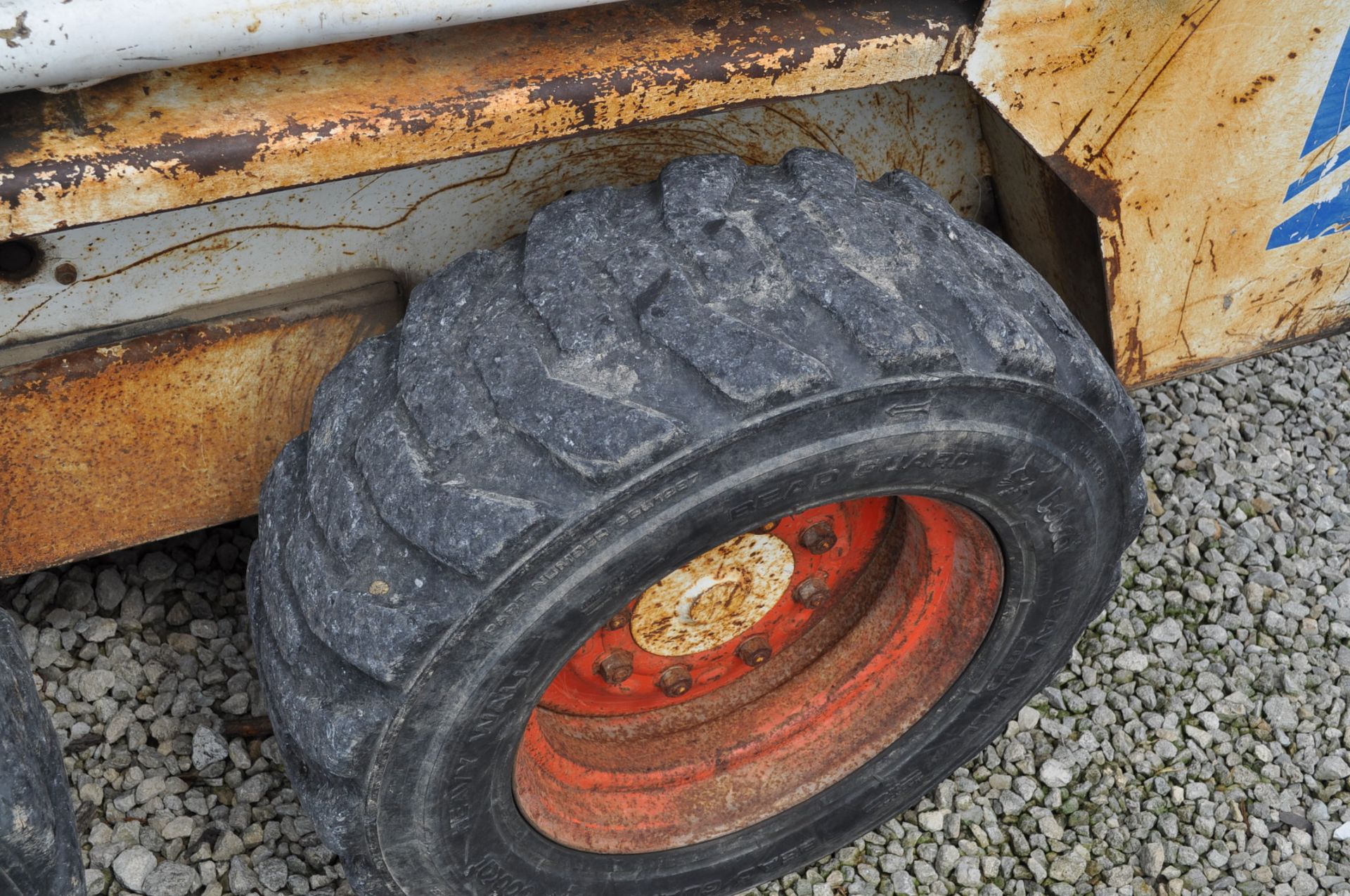 Bobcat / Clark 743 skidloader, 10-16.5 tires, hand & foot controls, hyd couplers, Kubota 4 cyl - Image 6 of 21