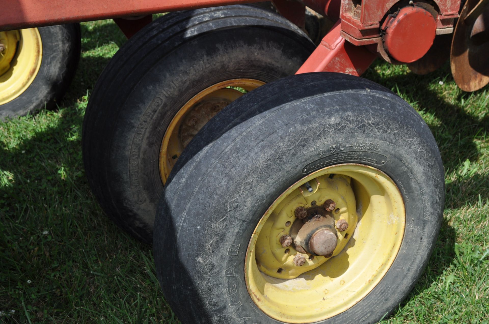 21’ Sunflower 1232 disc, hyd fold, wing wheels, 9” spacing, SN 1295-519 - Image 17 of 23