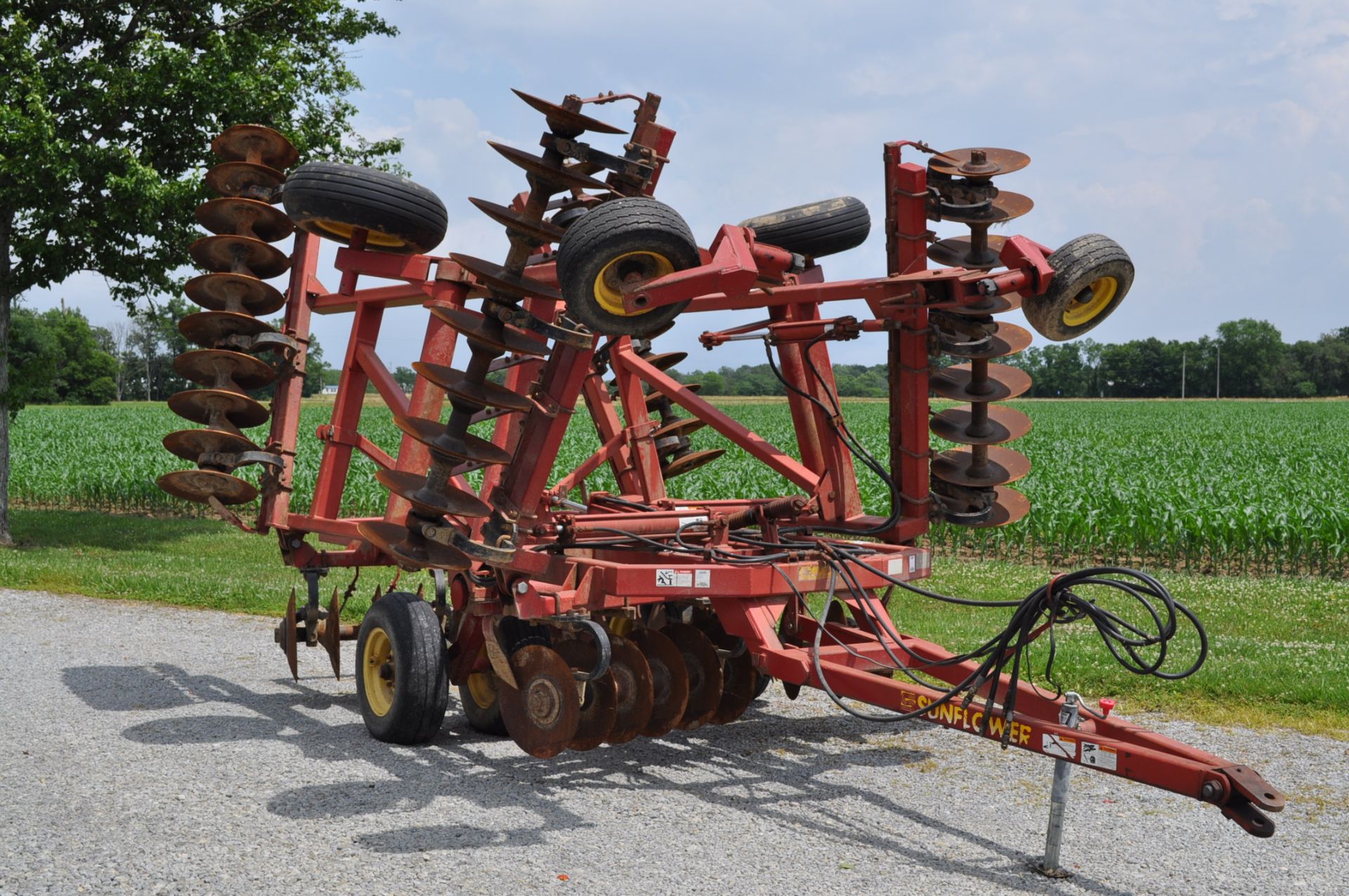 21’ Sunflower 1232 disc, hyd fold, wing wheels, 9” spacing, SN 1295-519 - Image 23 of 23