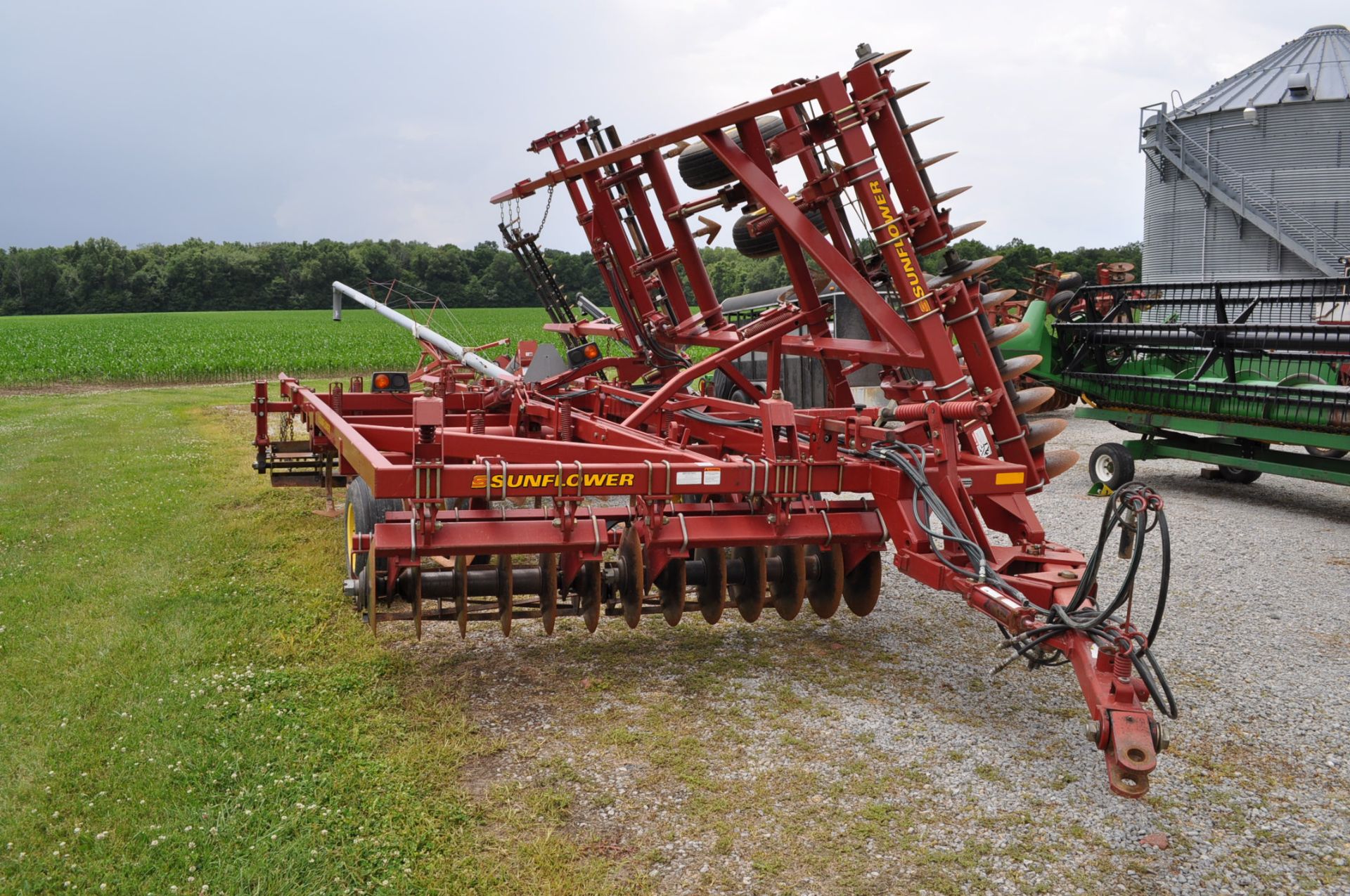 17’ Sunflower 6220 field finisher, single hyd, fold front basket, rear chopper, 3-bar drag, SN - Image 16 of 17