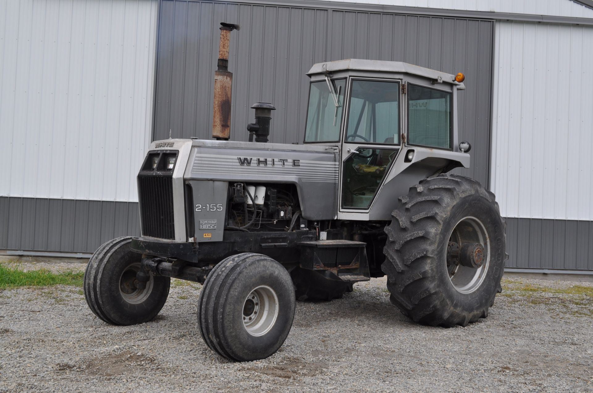 White 2-155 tractor, diesel, 24.5-32 rear, 14L-16.1 front, 3 pt, 3 hyd remotes, 1000 pto, C/H/A, - Image 29 of 31