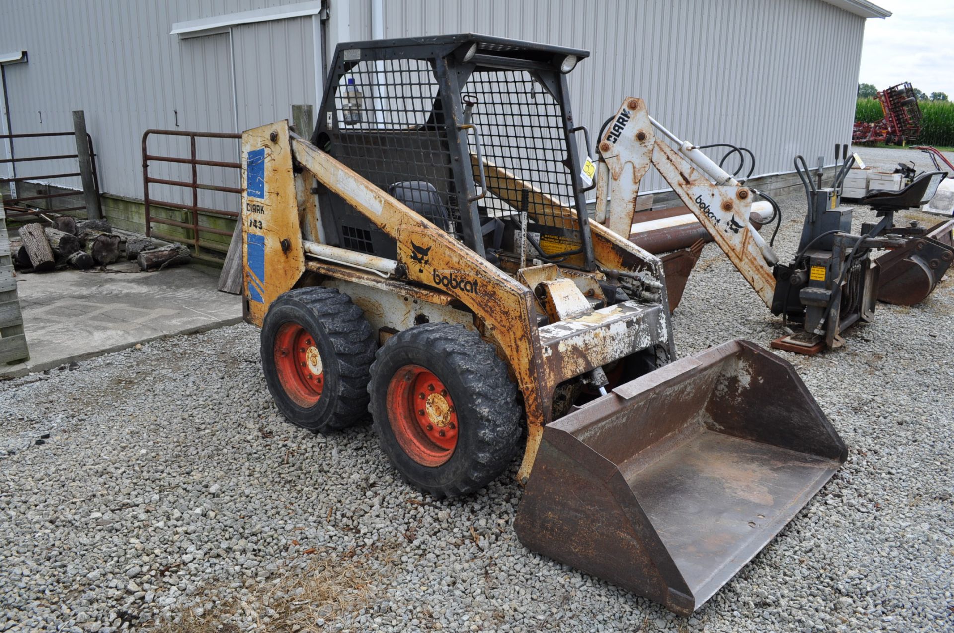 Bobcat / Clark 743 skidloader, 10-16.5 tires, hand & foot controls, hyd couplers, Kubota 4 cyl - Image 2 of 21