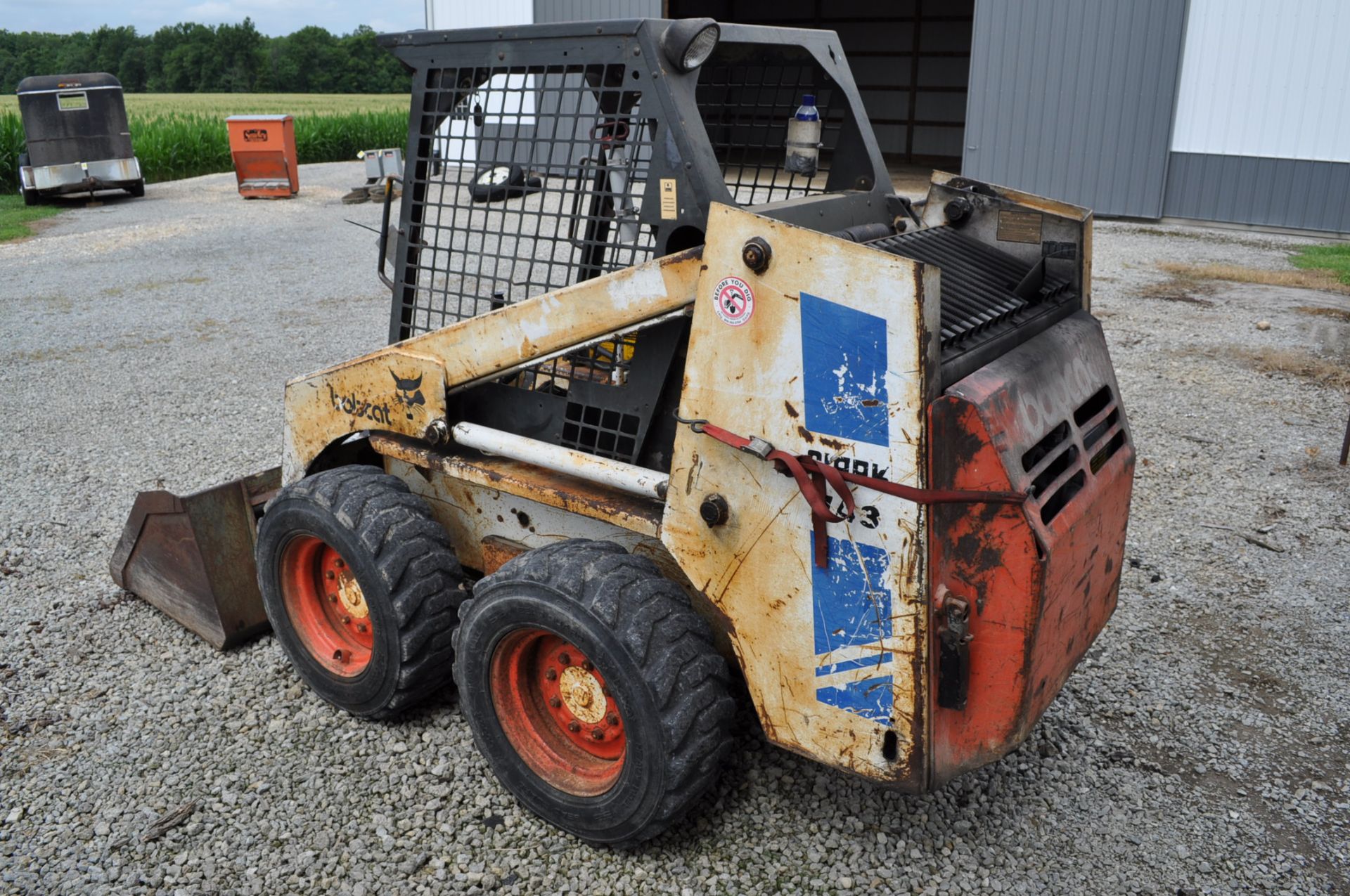 Bobcat / Clark 743 skidloader, 10-16.5 tires, hand & foot controls, hyd couplers, Kubota 4 cyl - Image 4 of 21