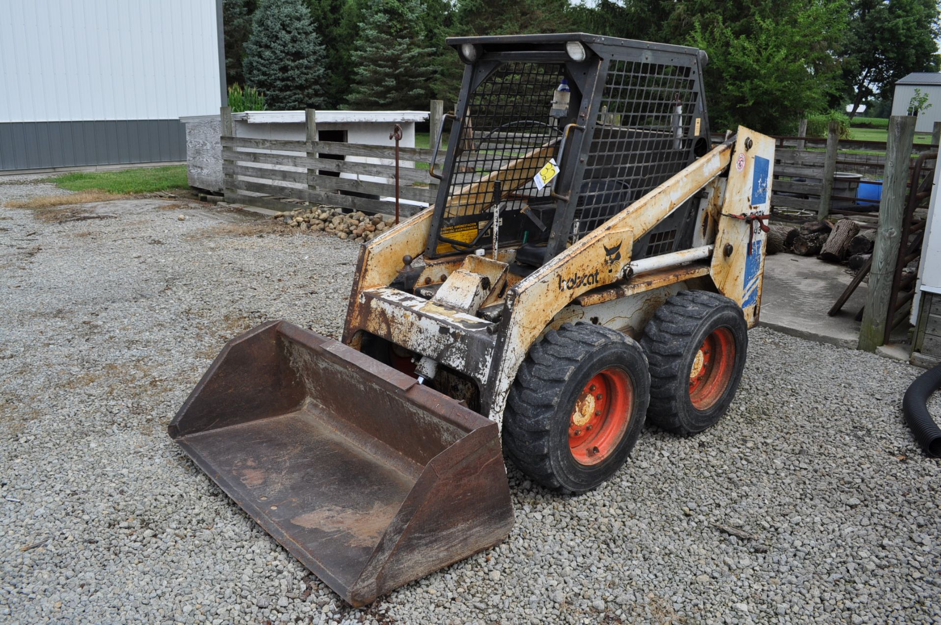 Bobcat / Clark 743 skidloader, 10-16.5 tires, hand & foot controls, hyd couplers, Kubota 4 cyl