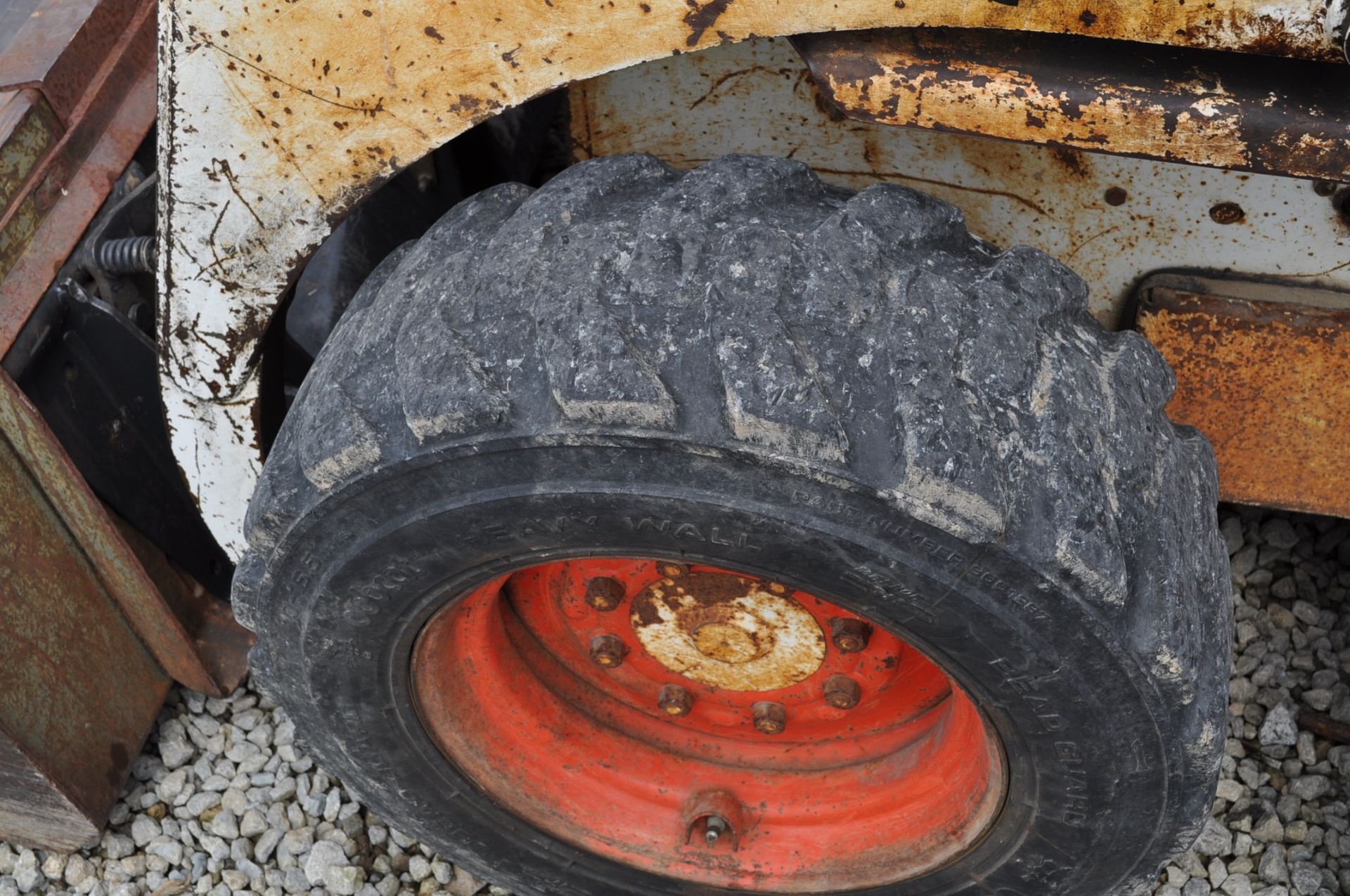 Bobcat / Clark 743 skidloader, 10-16.5 tires, hand & foot controls, hyd couplers, Kubota 4 cyl - Image 5 of 21