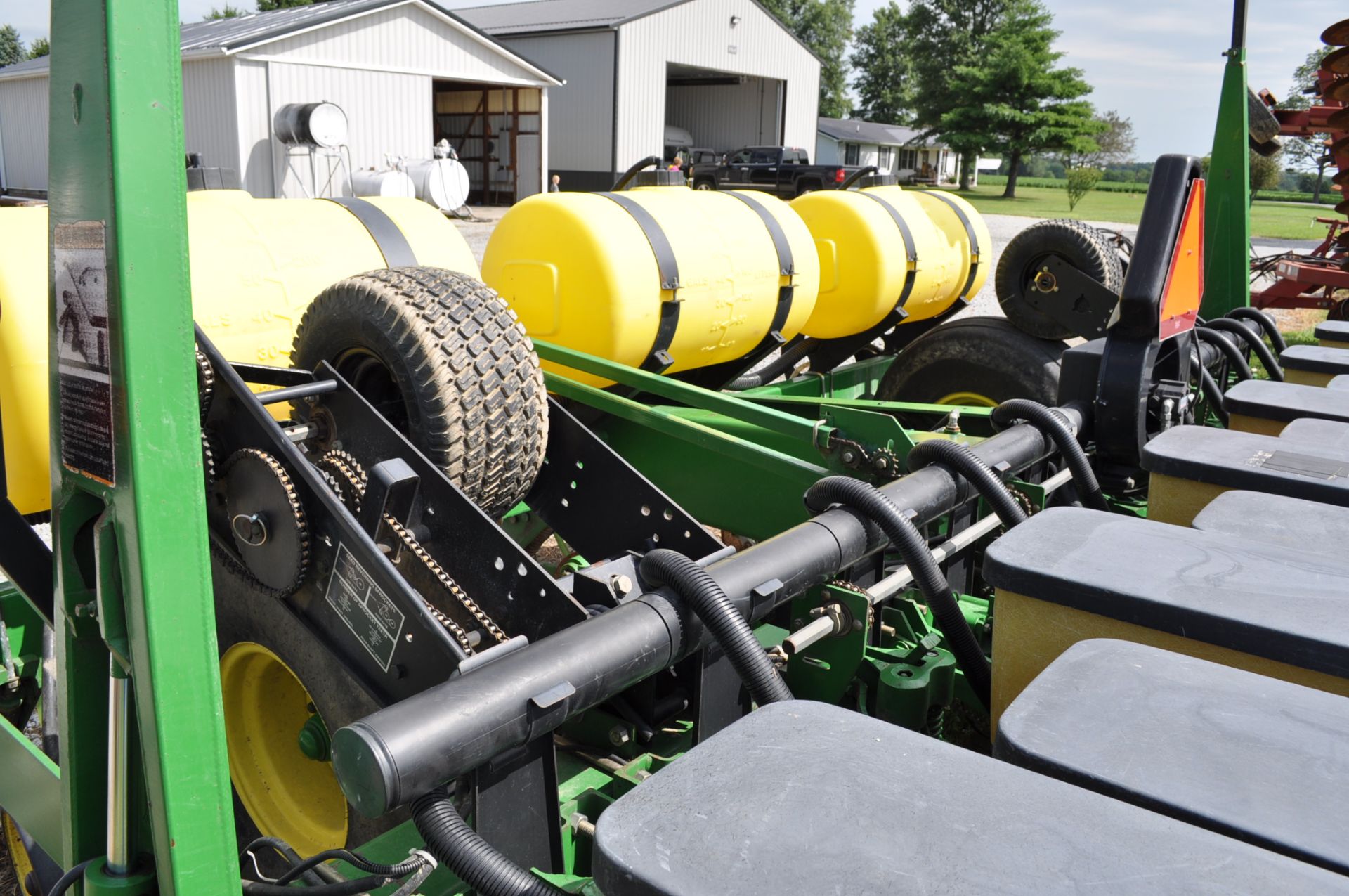 John Deere 1780 6/11 x 15” row splitter planter, 3 bu boxes, (3) 70 gal fertilizer tanks, 2x2 - Image 6 of 14