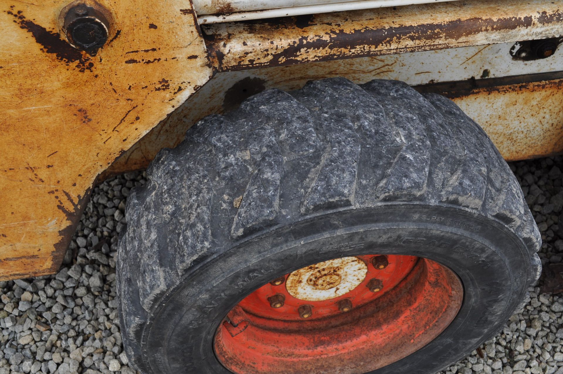 Bobcat / Clark 743 skidloader, 10-16.5 tires, hand & foot controls, hyd couplers, Kubota 4 cyl - Image 7 of 21