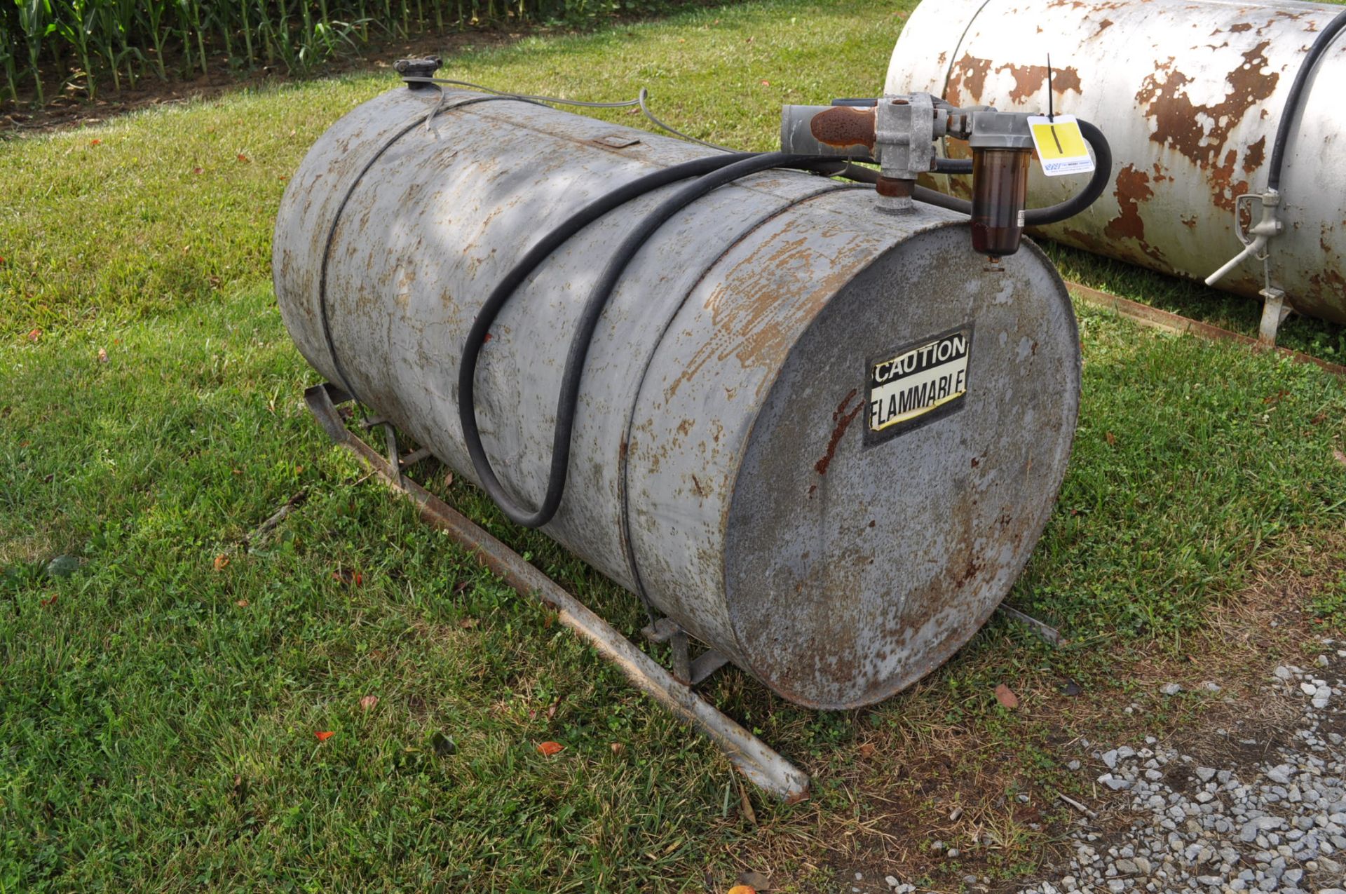 300 gallon fuel tank w/ electric pump