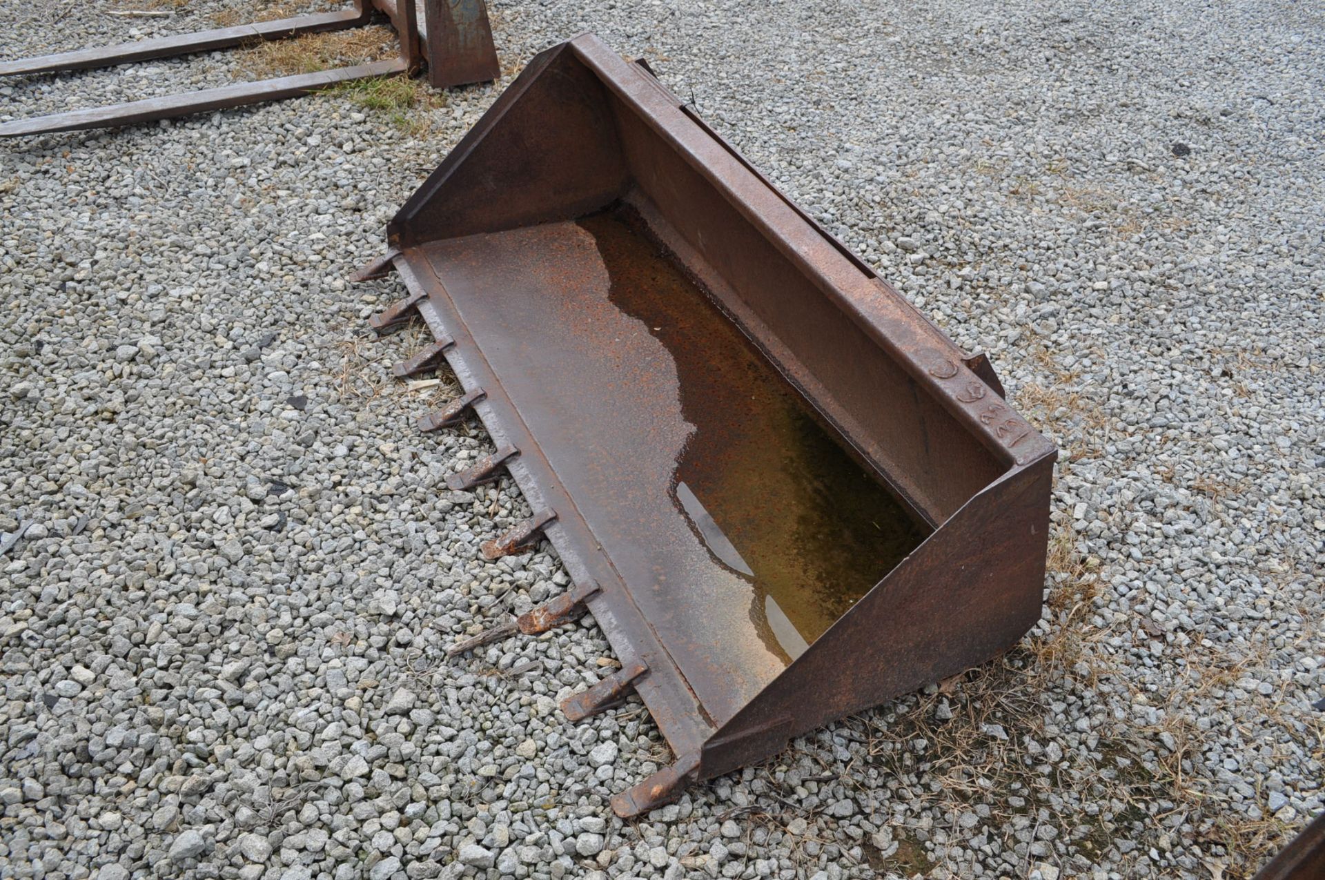 60” tooth bucket for skidloader - Image 2 of 3