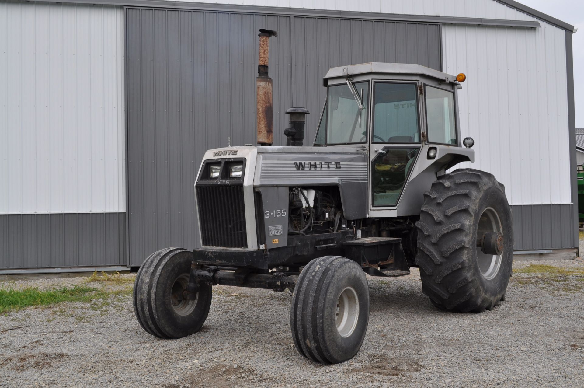 White 2-155 tractor, diesel, 24.5-32 rear, 14L-16.1 front, 3 pt, 3 hyd remotes, 1000 pto, C/H/A, - Image 31 of 31