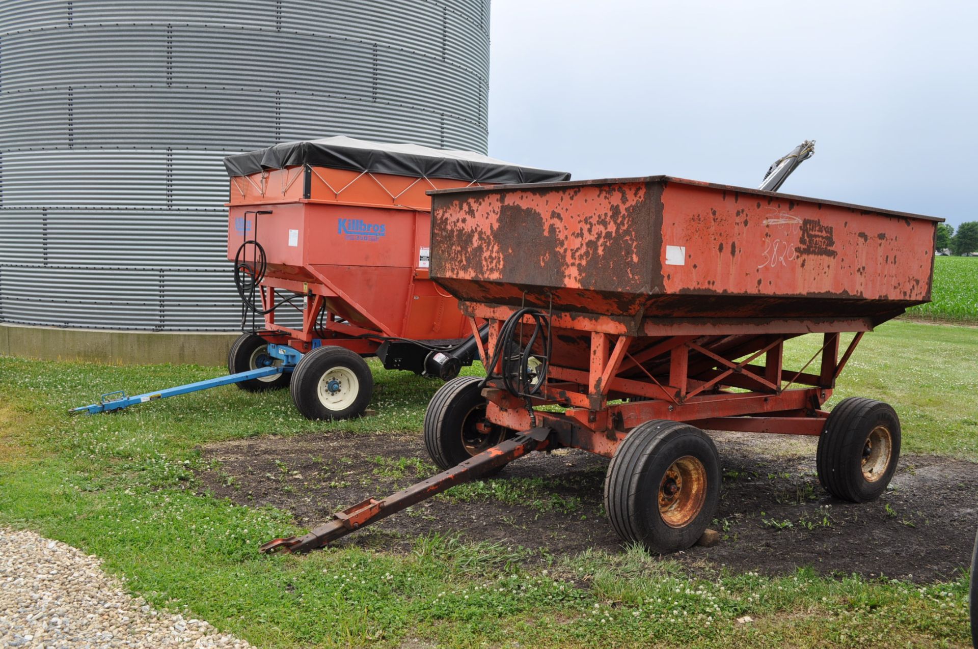 Killbros 200 gravity bed wagon on gear, Unverferth McCurdy hyd brush auger, Allis-Chalmers gear, - Image 13 of 13