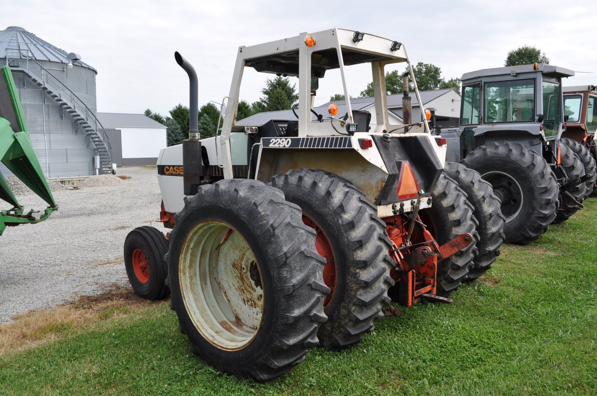 Case 2290 tractor, diesel, 16.9-38 duals, 11.00-16 front, 4 post canopy, 350 hrs on engine overhaul, - Image 3 of 28