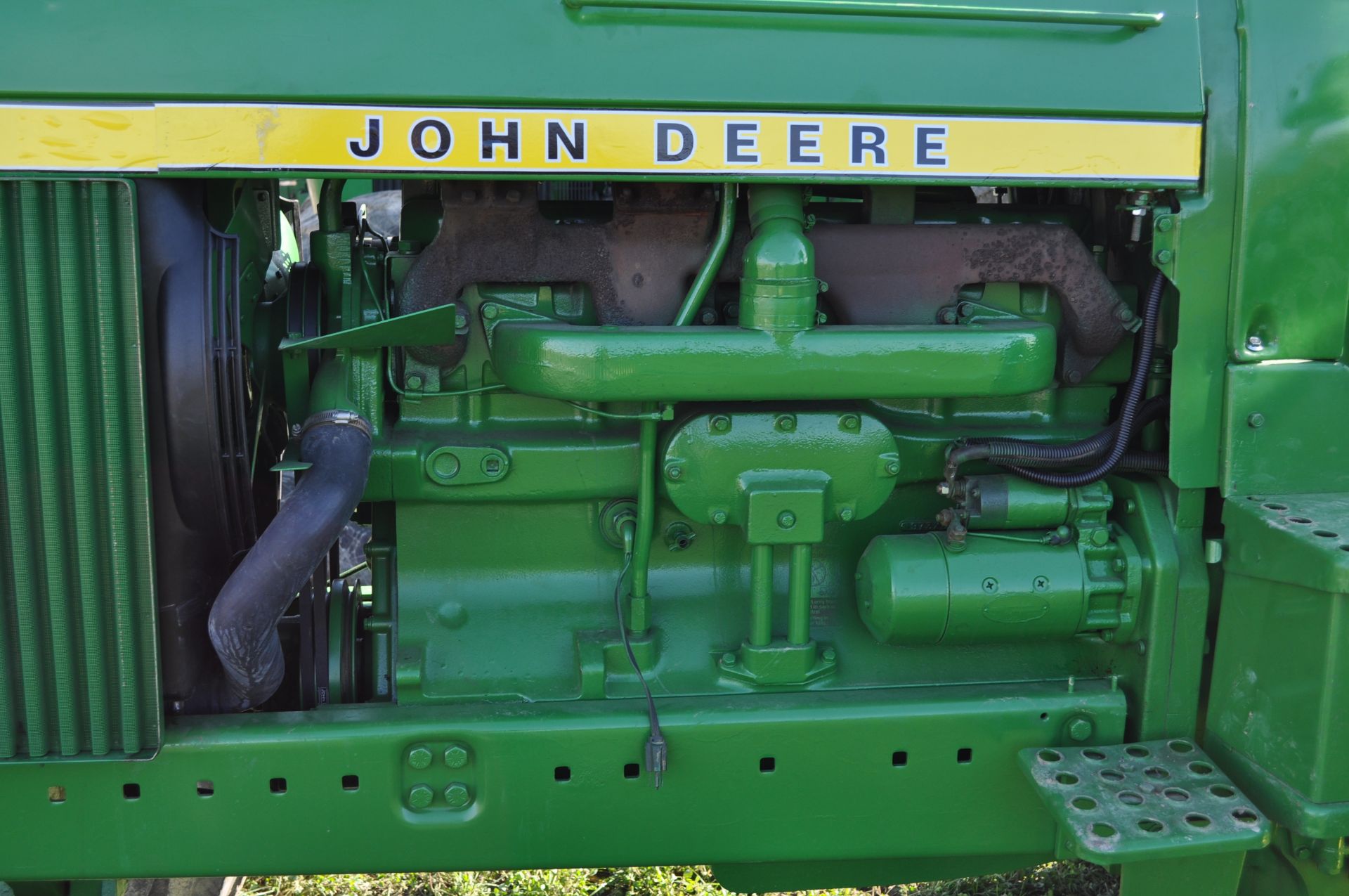 John Deere 4430 tractor, Syncro-Range trans, dual hydr, 3-pt, 540/1000 PTO, 18.4-38 rears & 11.00-18 - Image 12 of 21