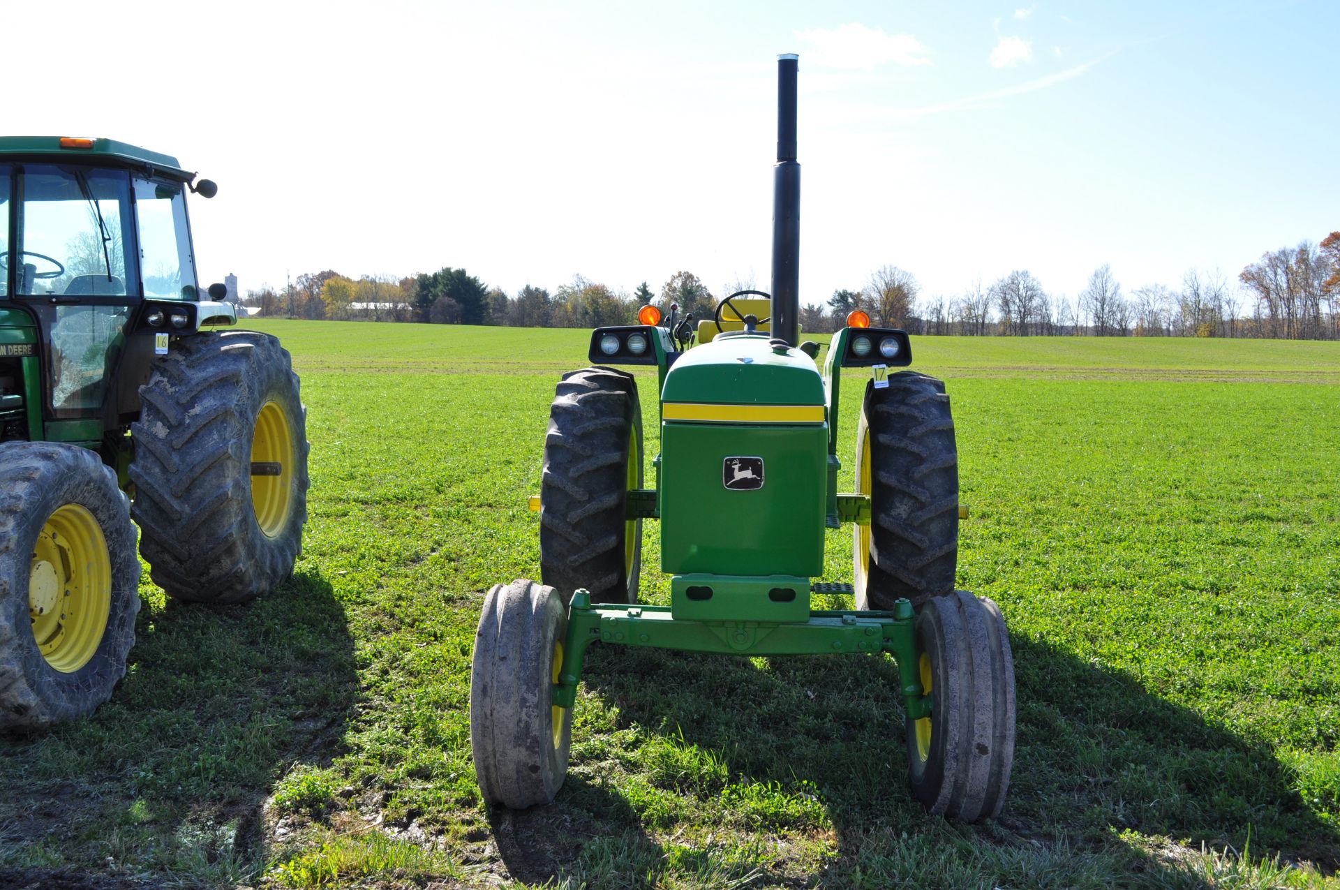 John Deere 4430 tractor, Syncro-Range trans, dual hydr, 3-pt, 540/1000 PTO, 18.4-38 rears & 11.00-18 - Image 5 of 21