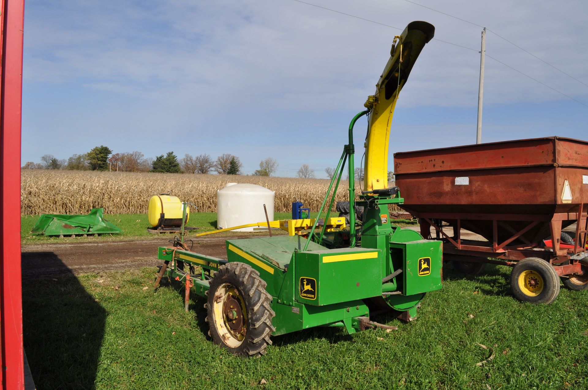 Fox chopper w/ 7234 corn head, 2-row, kernel processor, 9.5-24 tires, hydr swing chute - Image 4 of 15