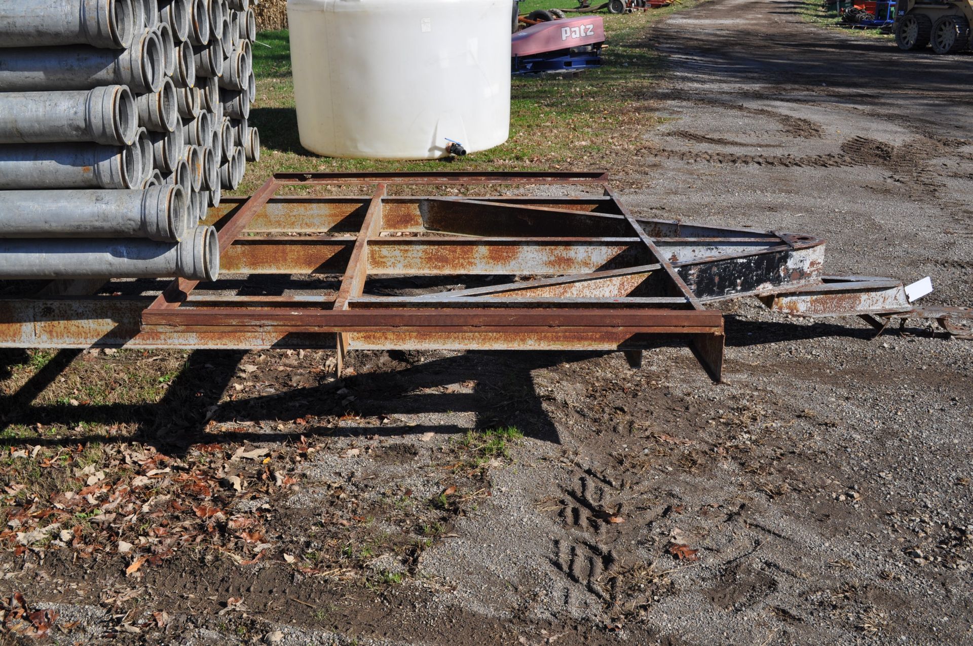 30’ tandem axle irrigation pipe trailer - Image 10 of 15