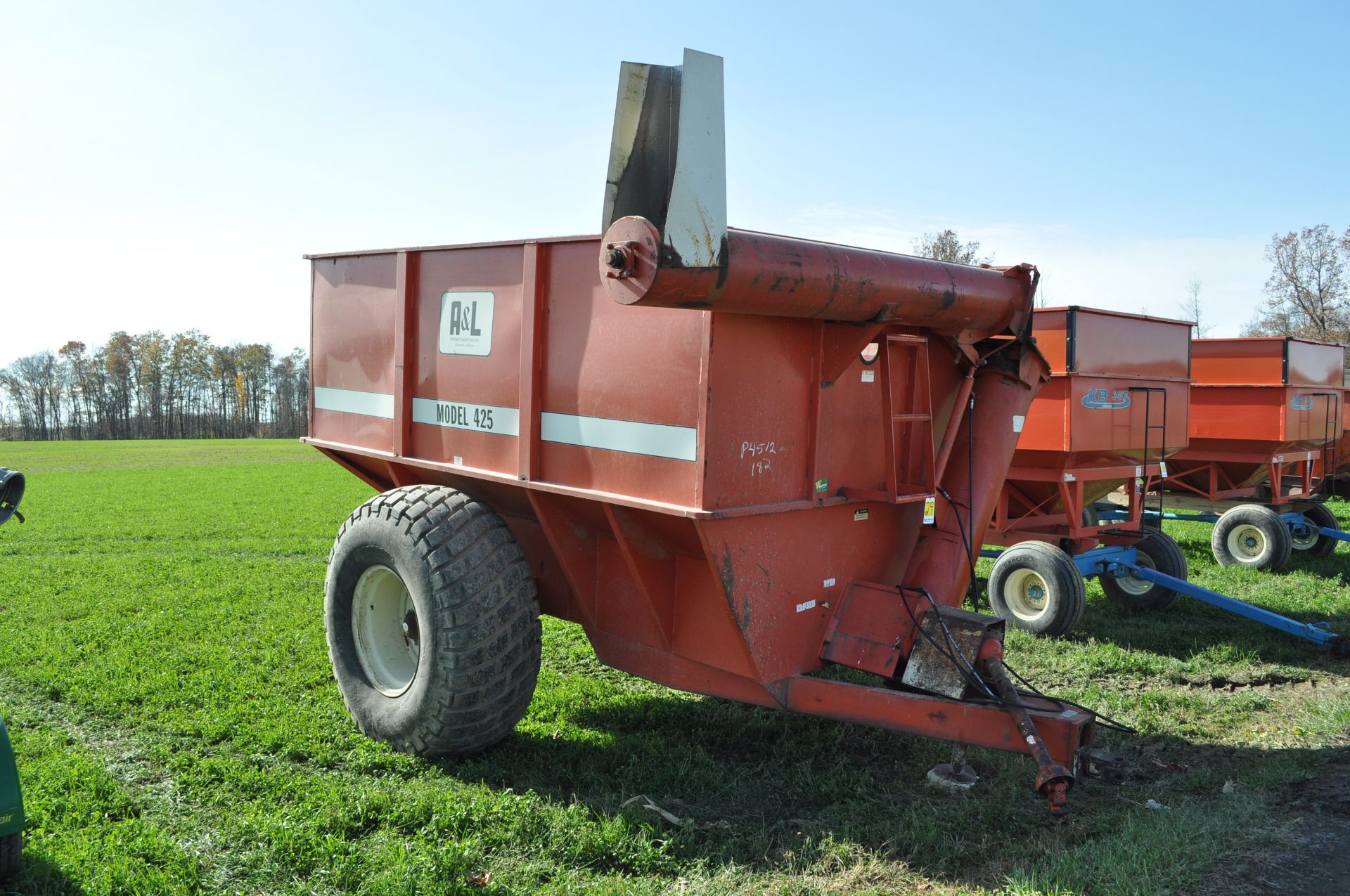 A&L Model 426 grain cart, 12” auger, 23.1-26 diamond tread tires, hyd gate