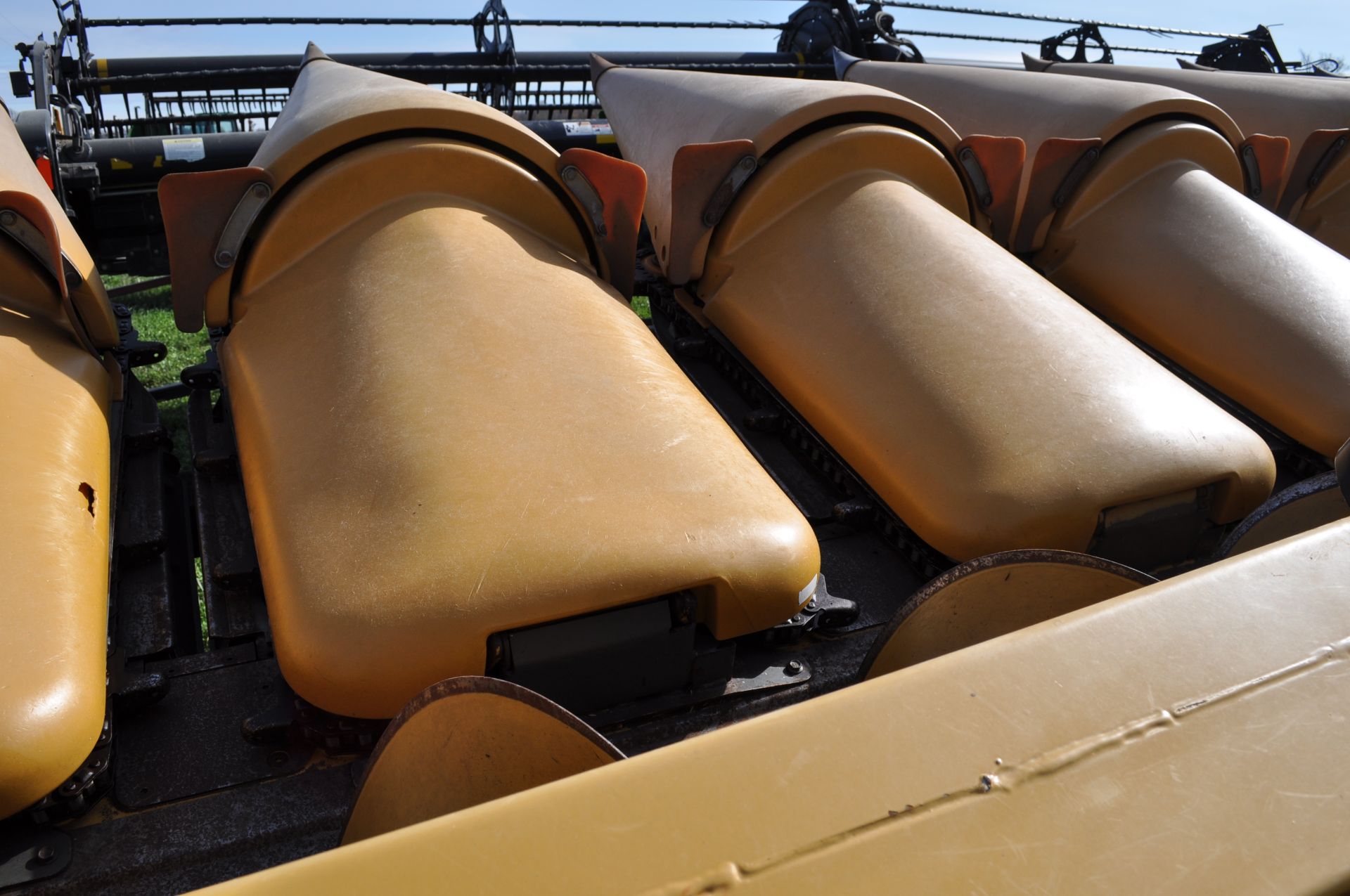 Lexion Model C508 corn head, 30”/8-row, hyd deck plates, poly snouts - Image 8 of 33