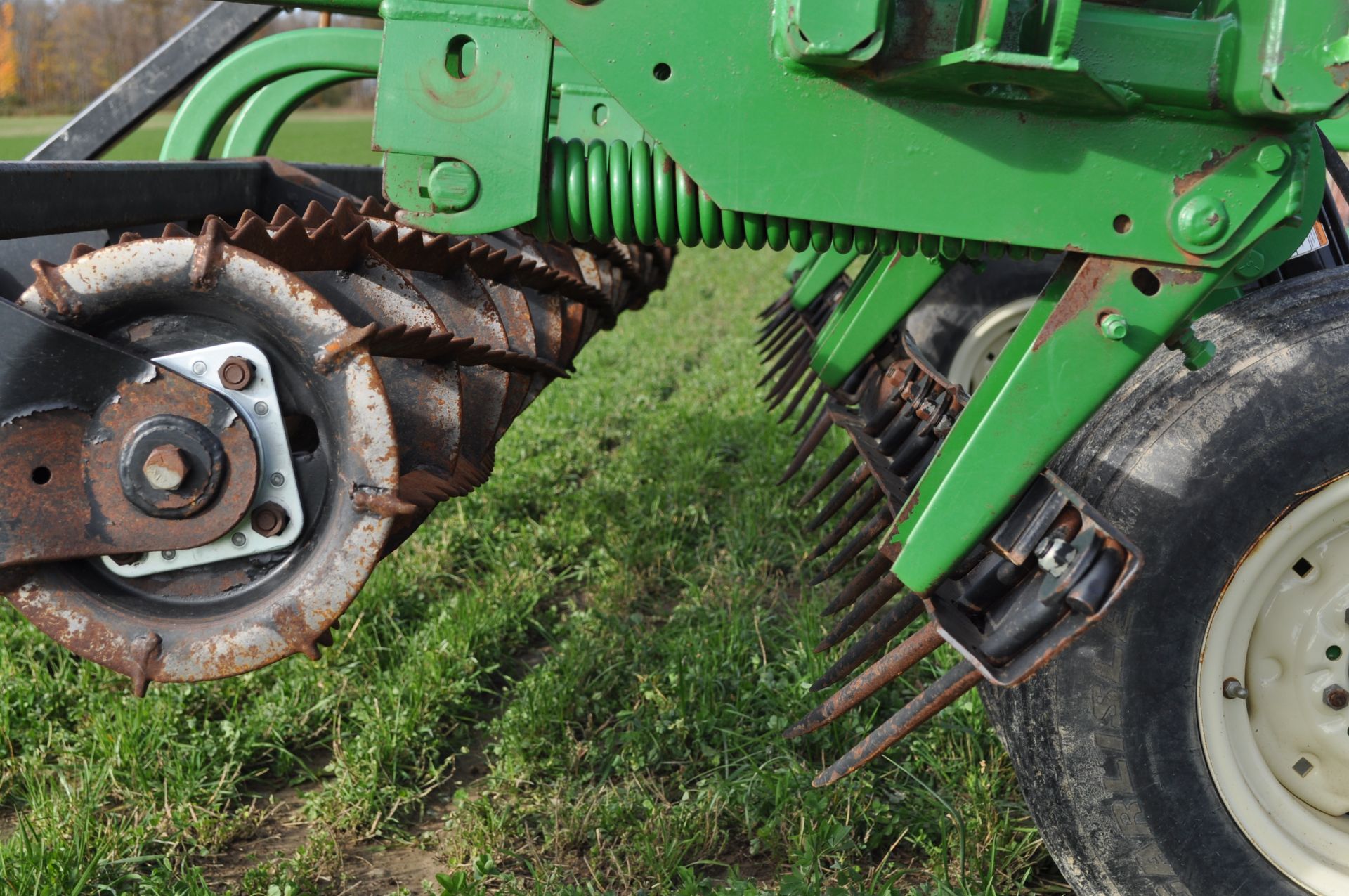 16’ Unverferth 1225 rolling harrow, 9.5L-15SL tires, front leveling harrow w/ double rolling basket, - Image 12 of 16