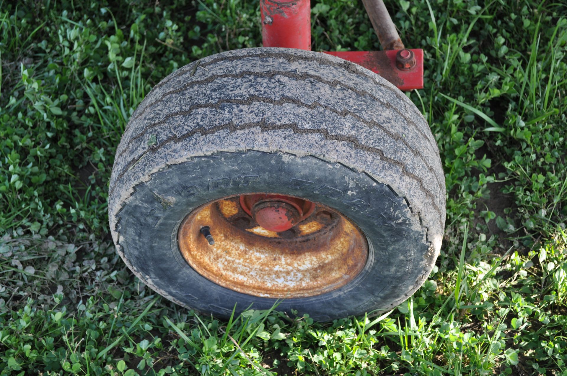 20’ Pequea header cart 20.5x8.0-10 tires - Image 7 of 7