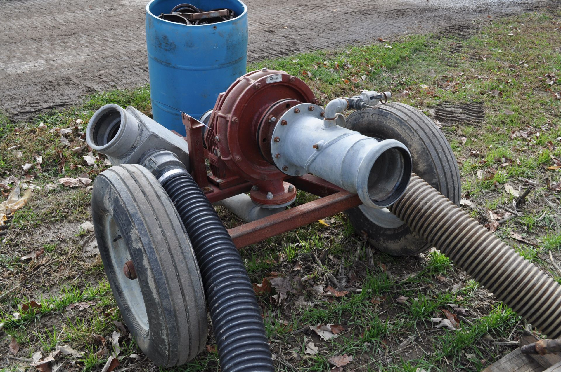 Rainway HPRL 600 pump, with hyd drive submersible pump and hose - Image 5 of 7