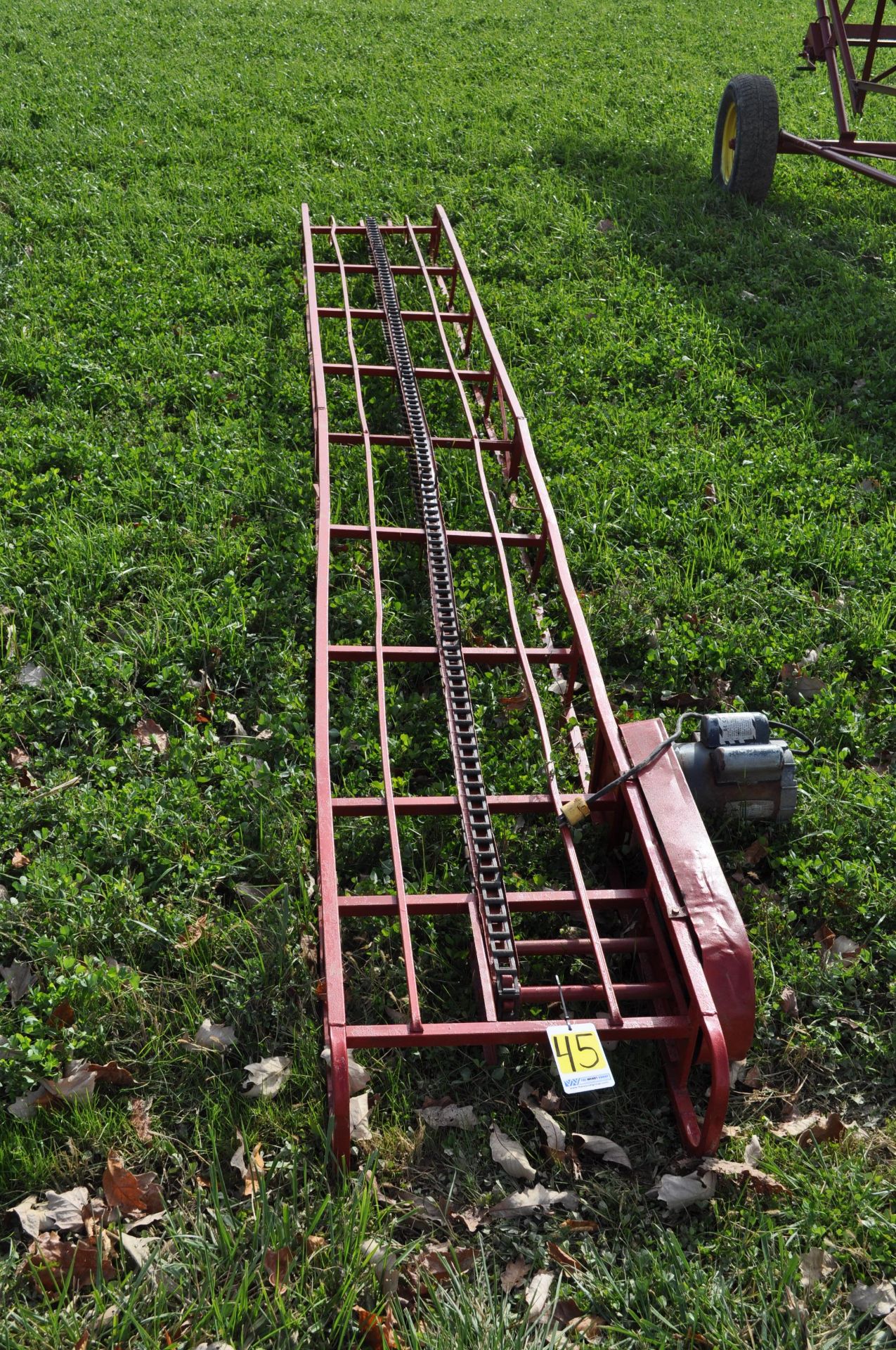 16’ hay elevator w/electric motor