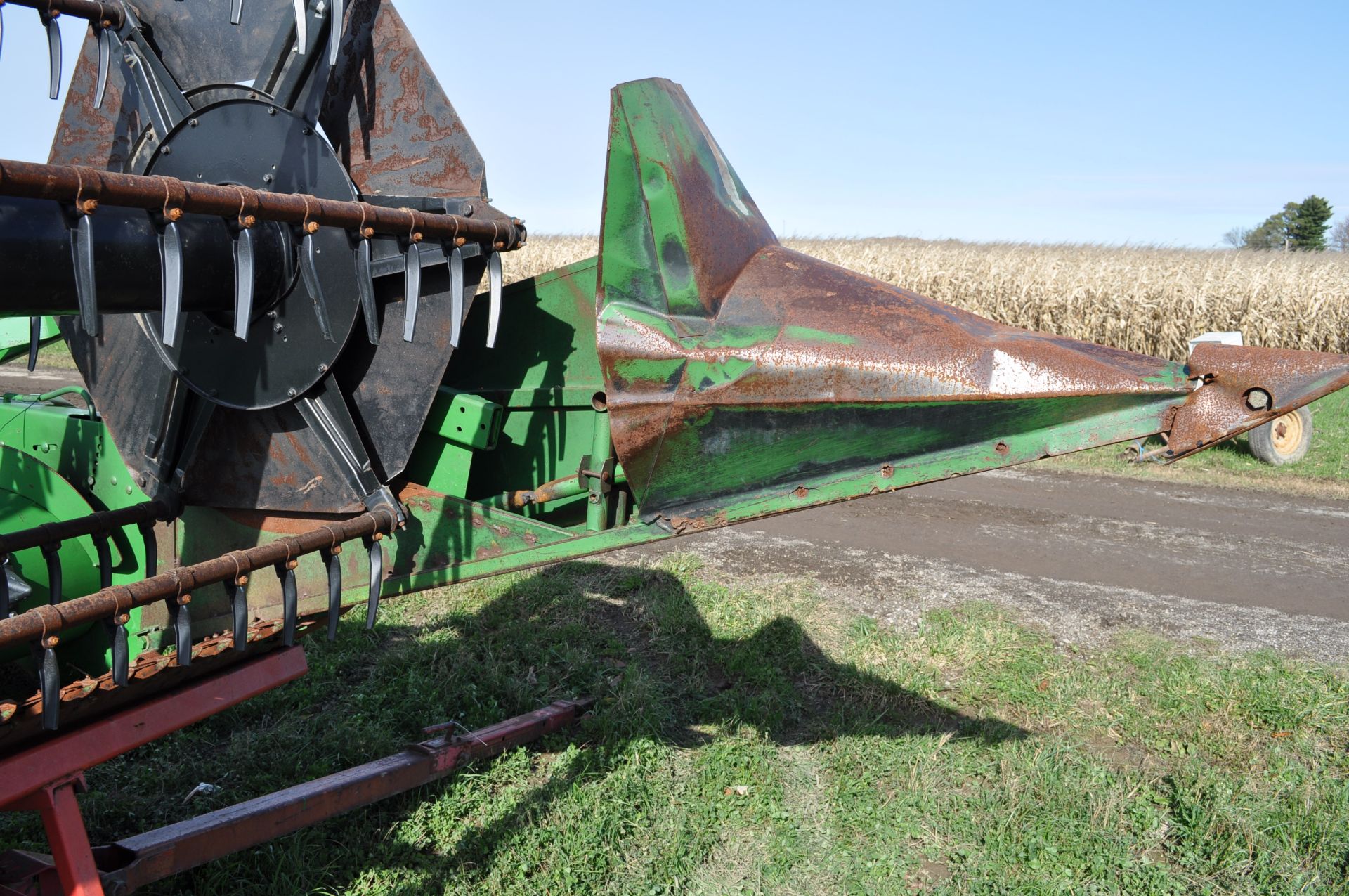 20’ John Deere 220 platform, hydr drive reel, poly fingers, SN 372659 - Image 18 of 20