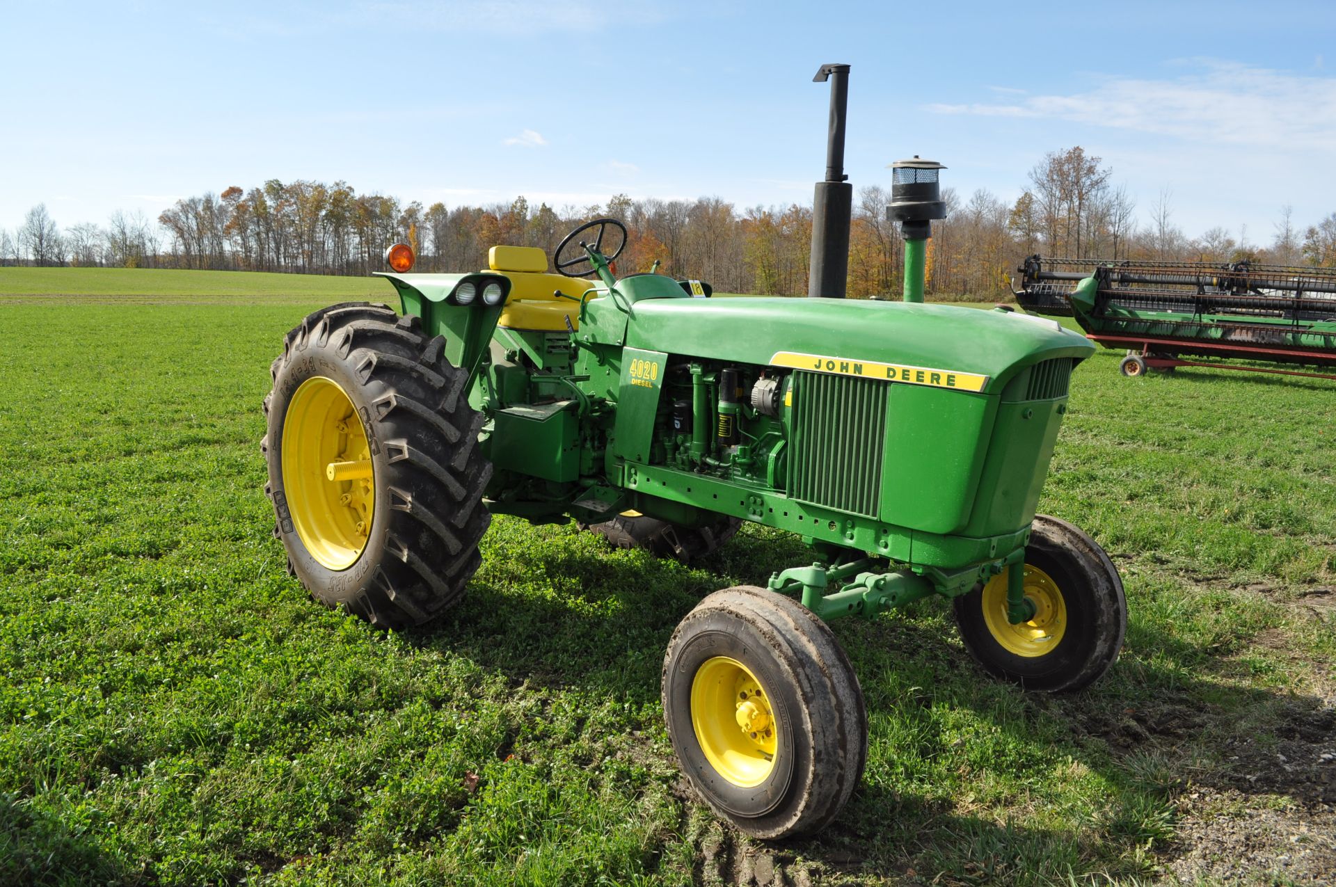 John Deere 4020 tractor, diesel, power shift, dual hydr, 3-pt, 540/1000 PTO, new 18.4-34 rears &