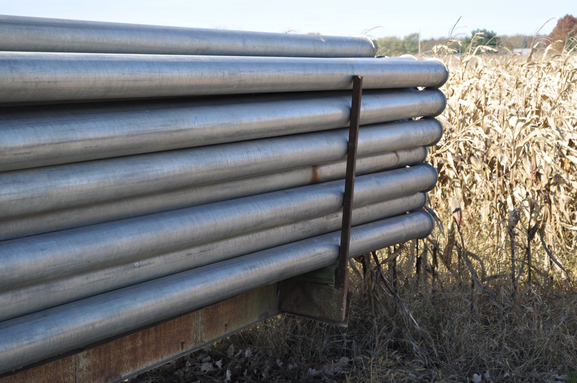 30’ tandem axle irrigation pipe trailer - Image 13 of 15