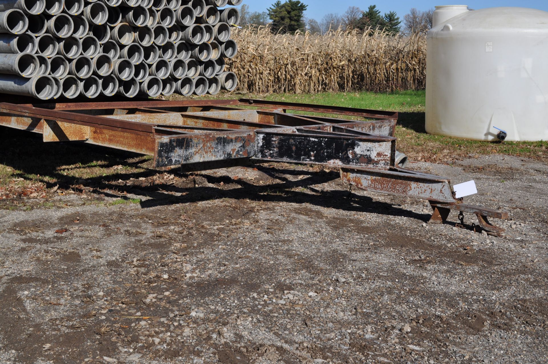 30’ tandem axle irrigation pipe trailer - Image 5 of 15