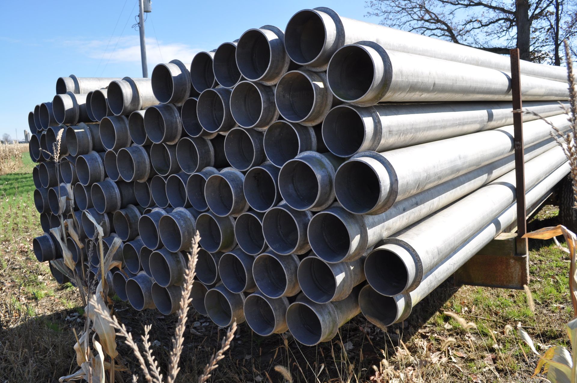 92) 30’x 6” aluminum irrigation pipes - Image 5 of 7