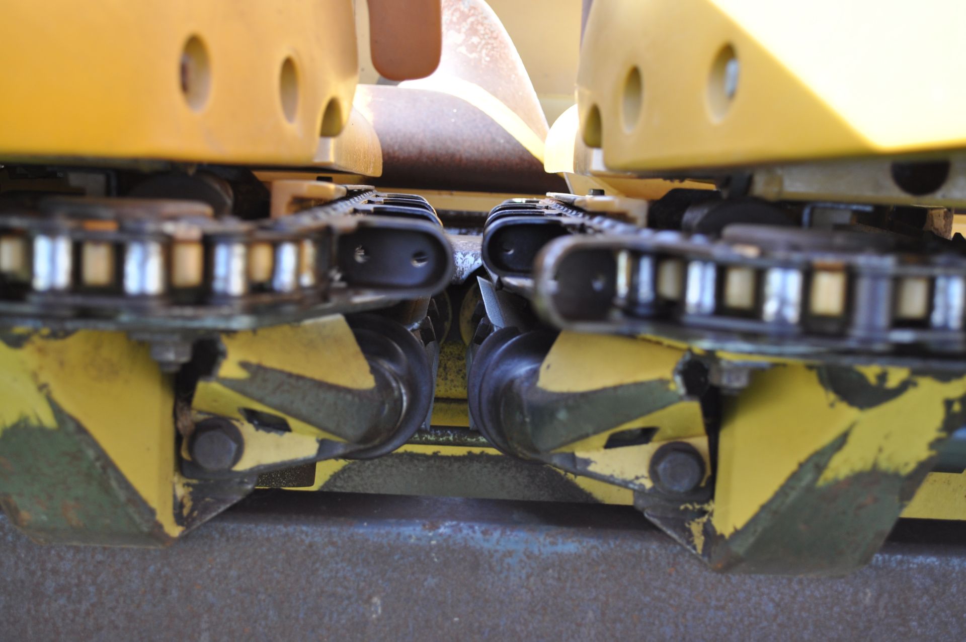Lexion Model C508 corn head, 30”/8-row, hyd deck plates, poly snouts - Image 21 of 33