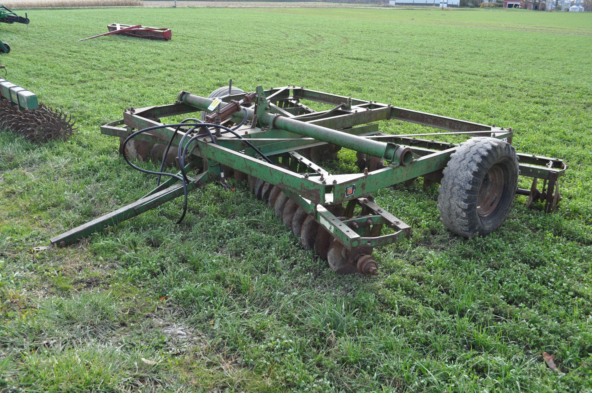 14' Oliver disc, hyd raise, needs work - Image 4 of 16