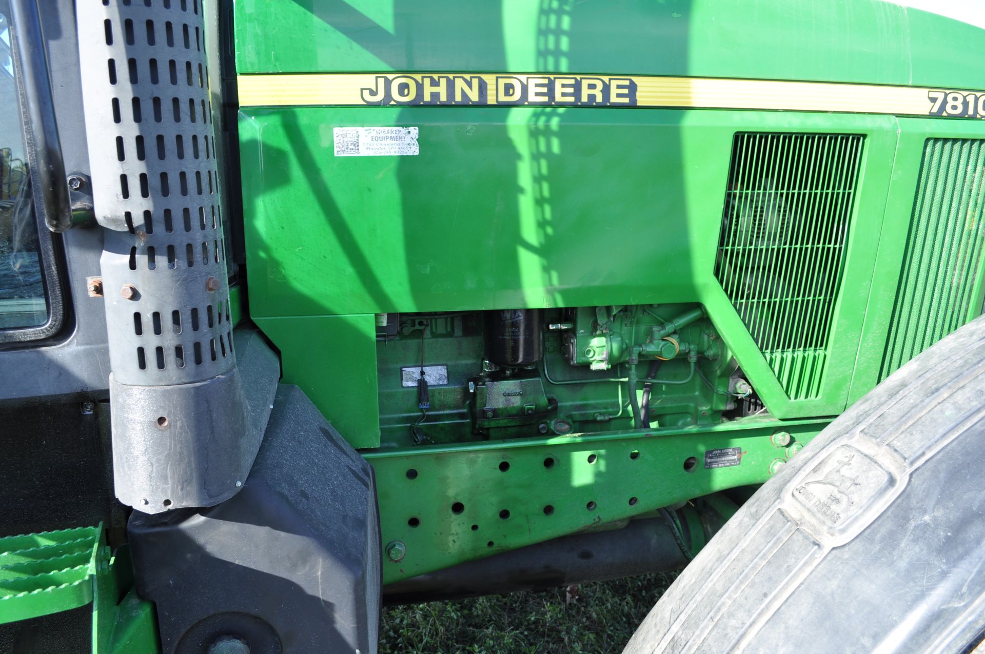 John Deere 7810 tractor, MFWD, 19-speed, power-shift, 3 hydr remotes, 3-pt, 1000 PTO, front weights, - Image 14 of 32