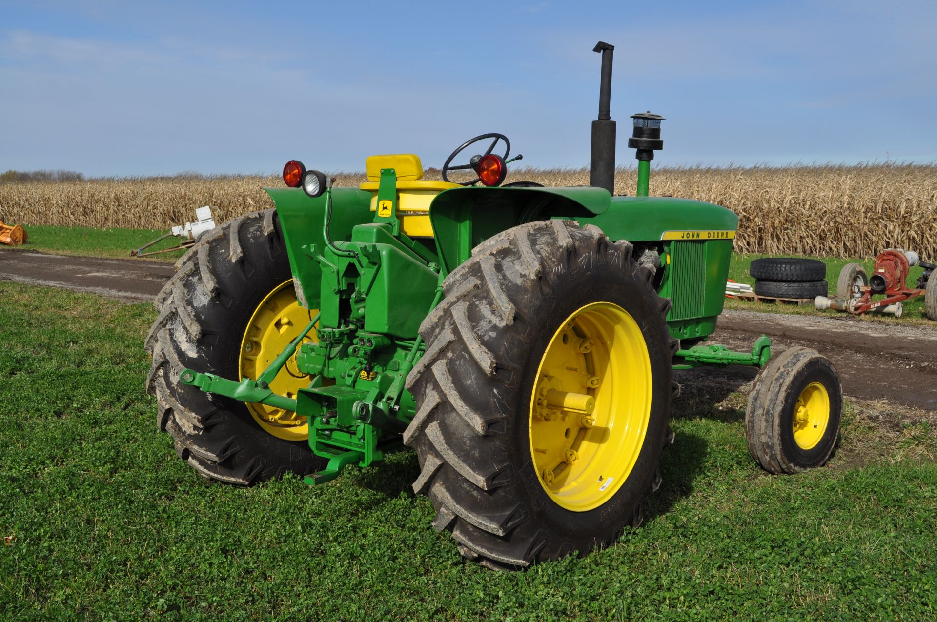 John Deere 4020 tractor, diesel, power shift, dual hydr, 3-pt, 540/1000 PTO, new 18.4-34 rears & - Image 2 of 21