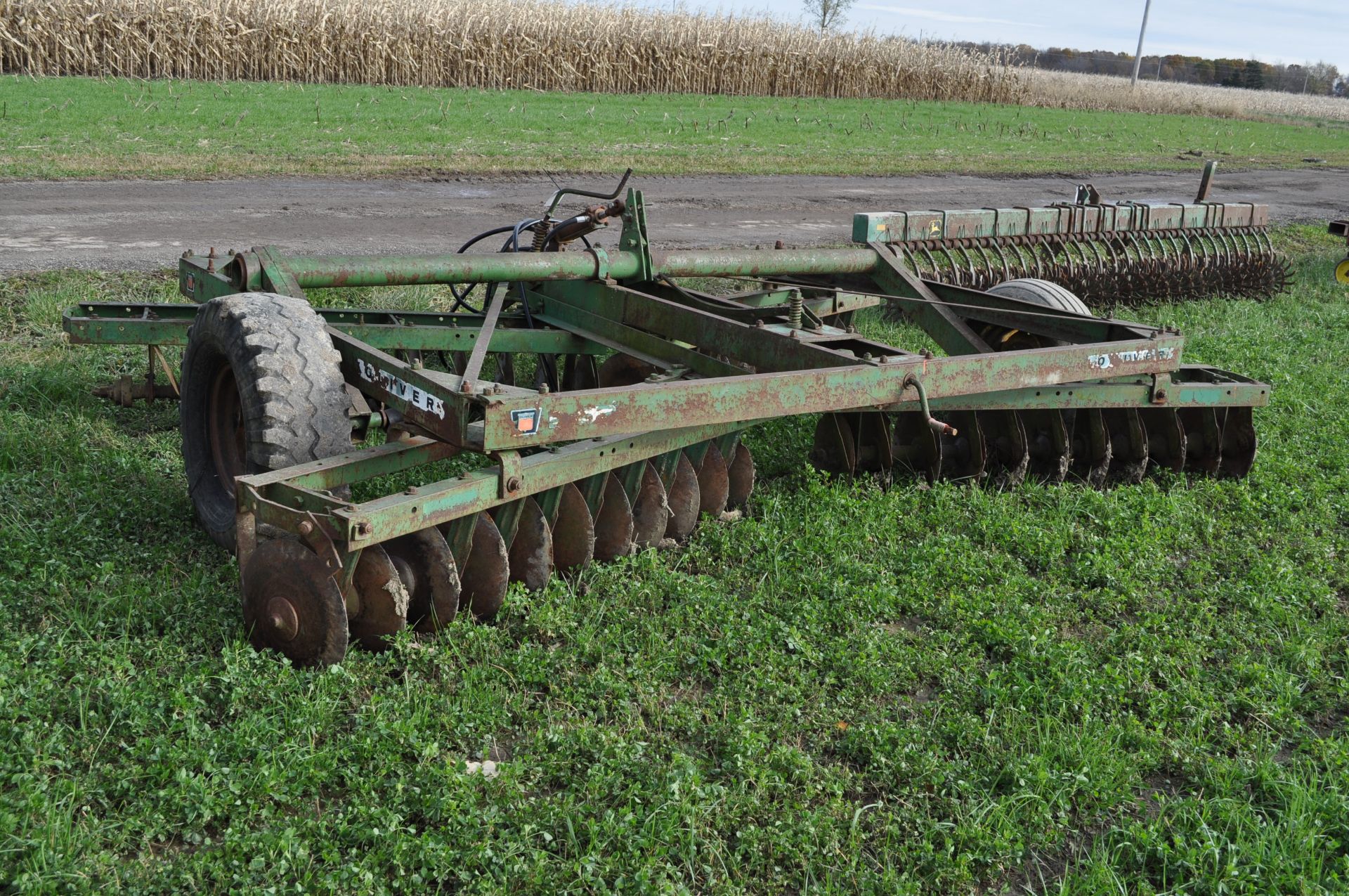 14' Oliver disc, hyd raise, needs work - Image 3 of 16