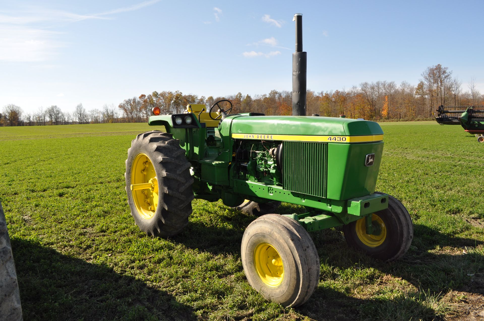 John Deere 4430 tractor, Syncro-Range trans, dual hydr, 3-pt, 540/1000 PTO, 18.4-38 rears & 11.00-18