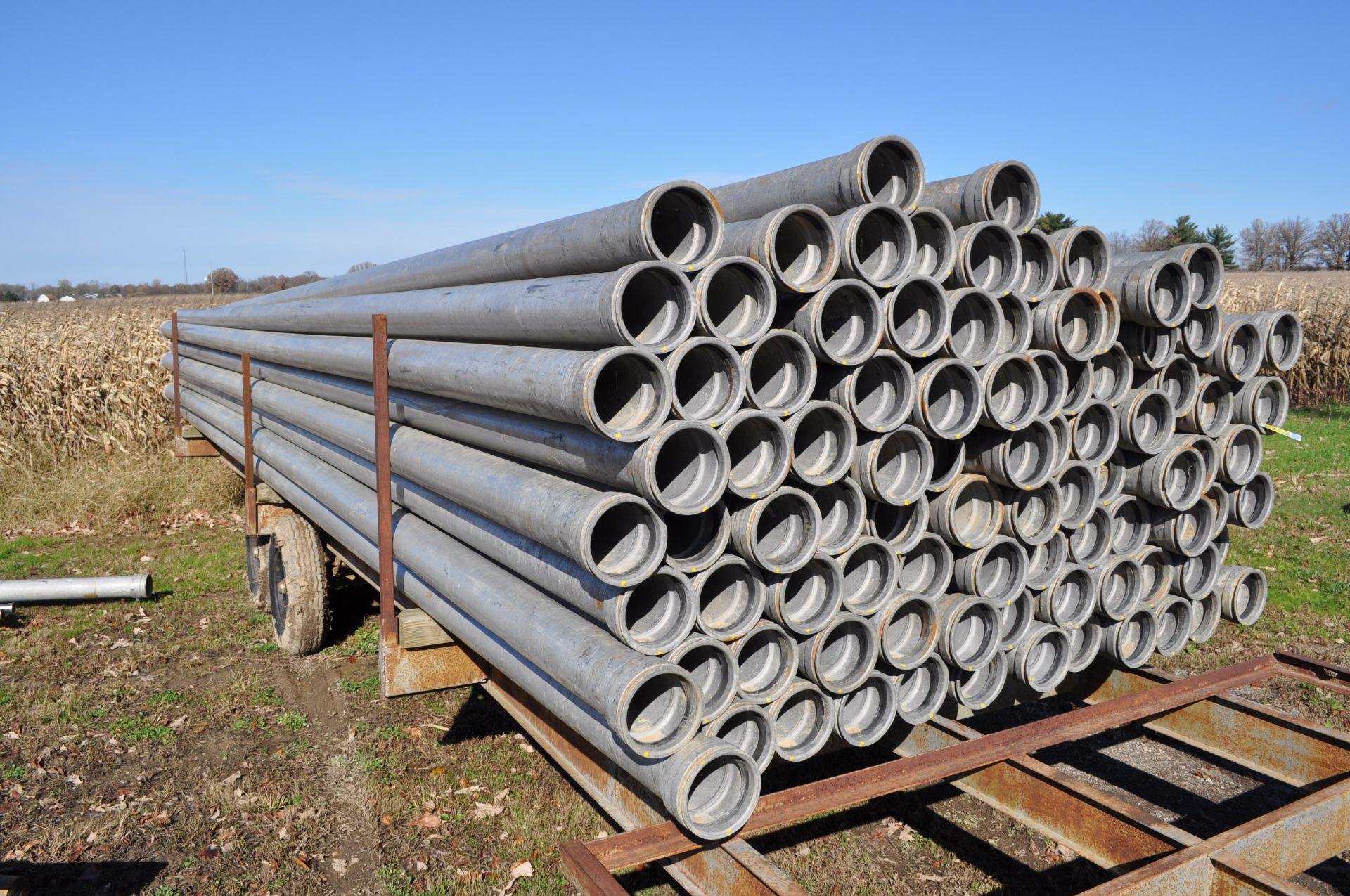 92) 30’x 6” aluminum irrigation pipes - Image 4 of 7