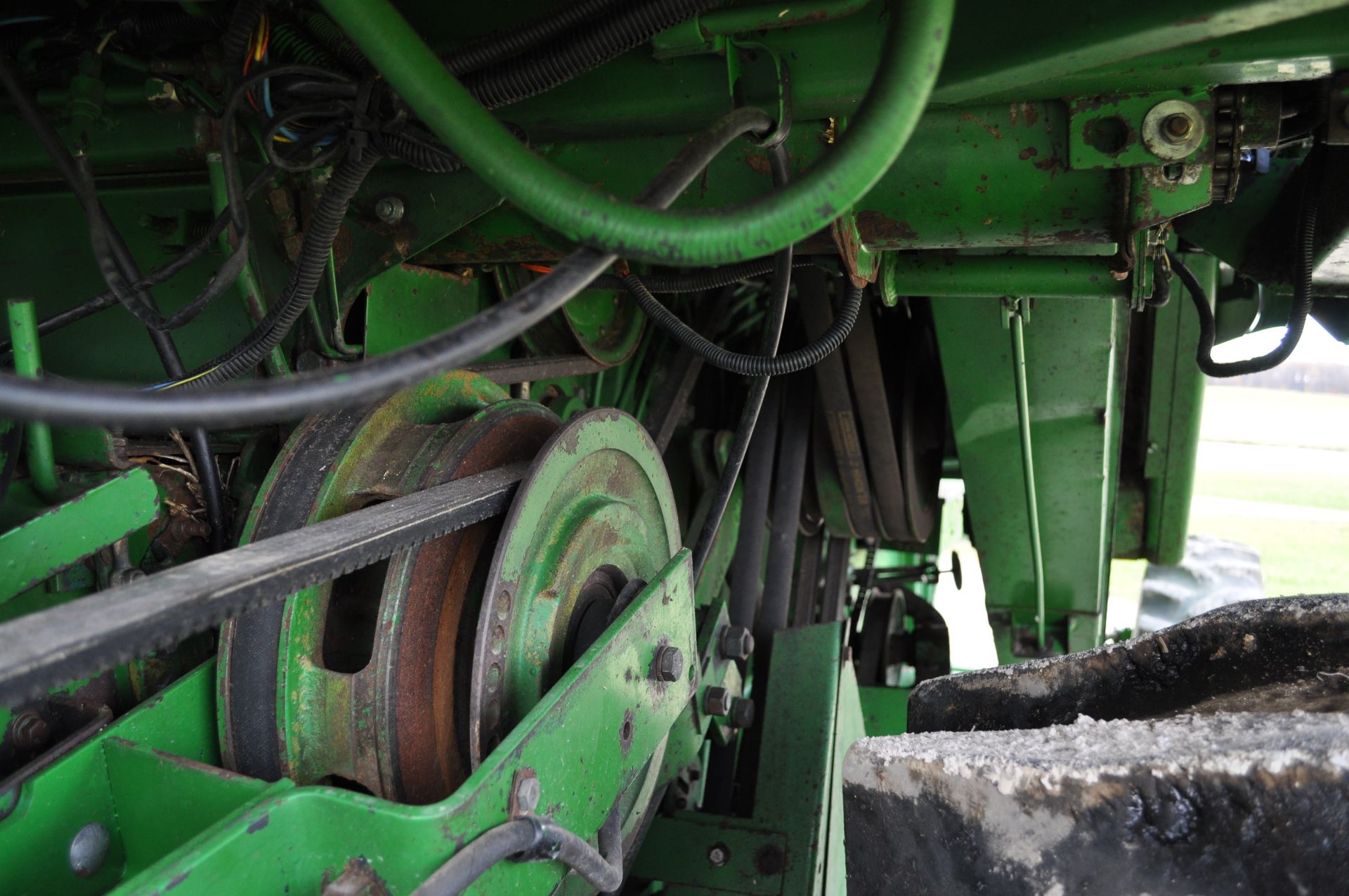 John Deere 6620 combine, Titan II, diesel, 4WD, hydrostatic, newer elevator chain, 30 A on straw - Image 16 of 25