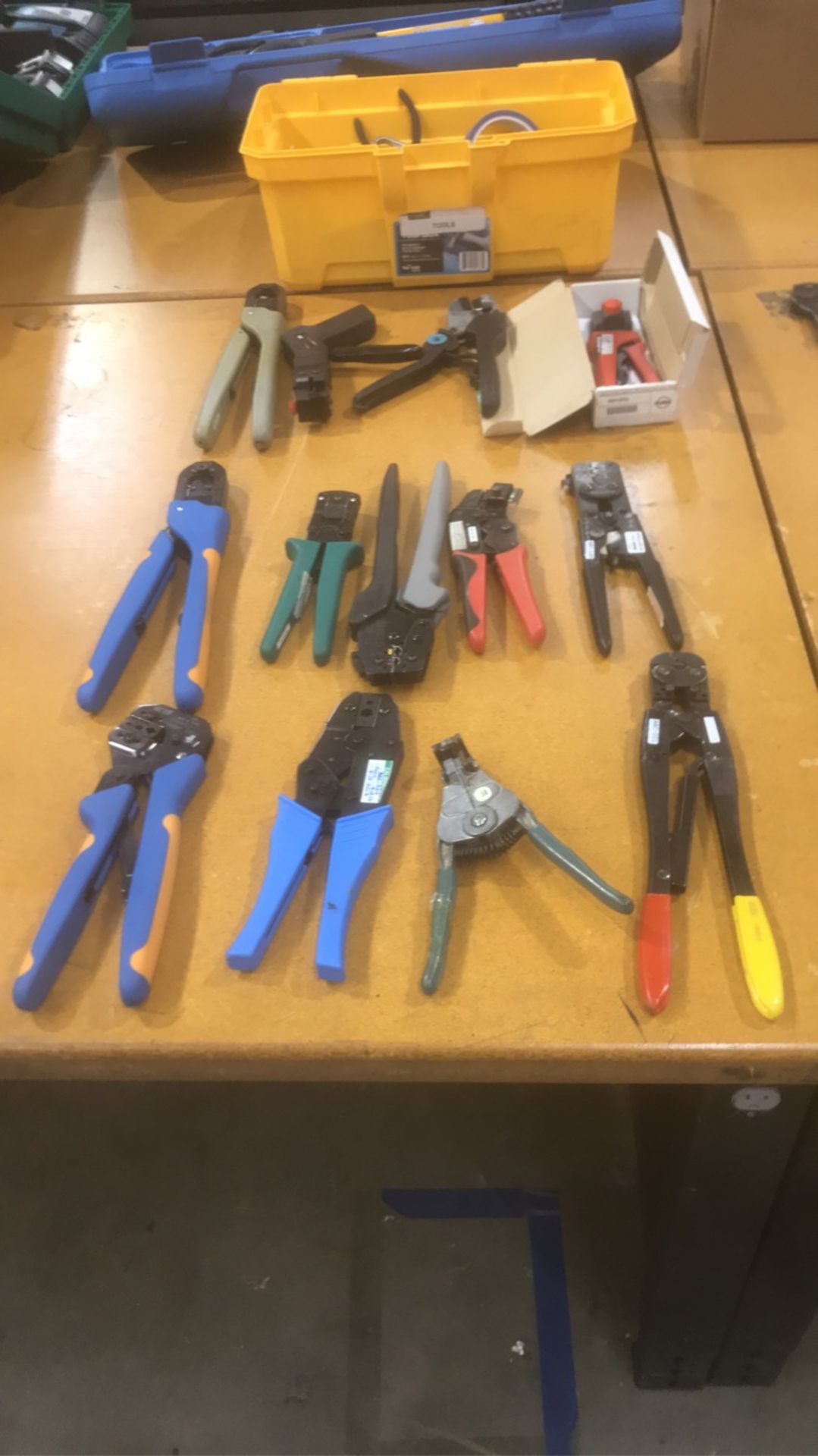 Hand tools: strippers, crimpers, & cable tie gun from TE, AMP, Molex, 3M, Phoenix, Delphi,