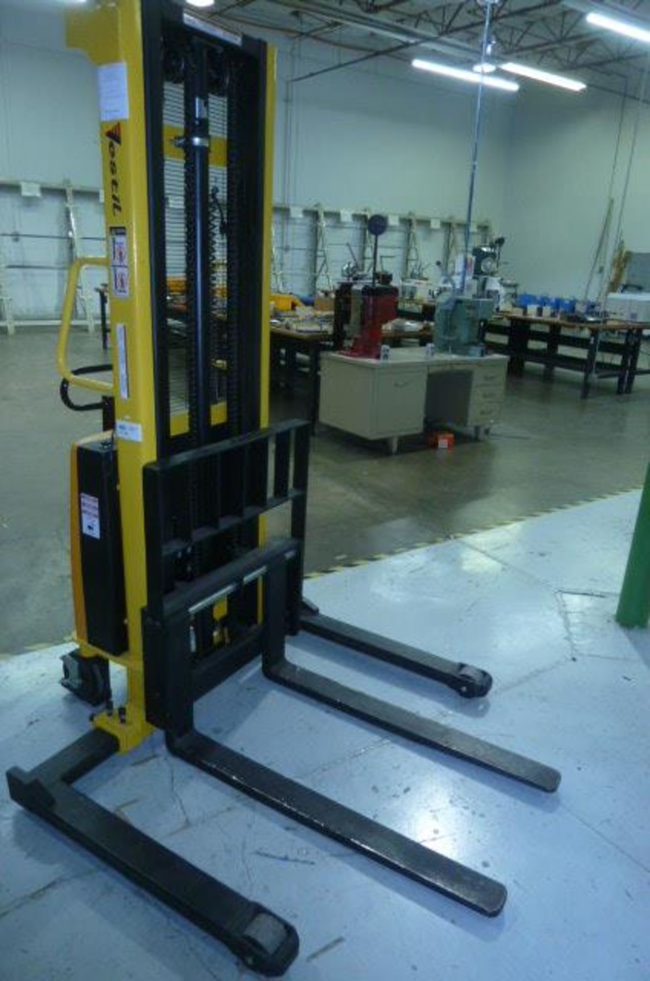 Vestil Model SL-118-AA Lift Truck - available Sep. 14th for shipout