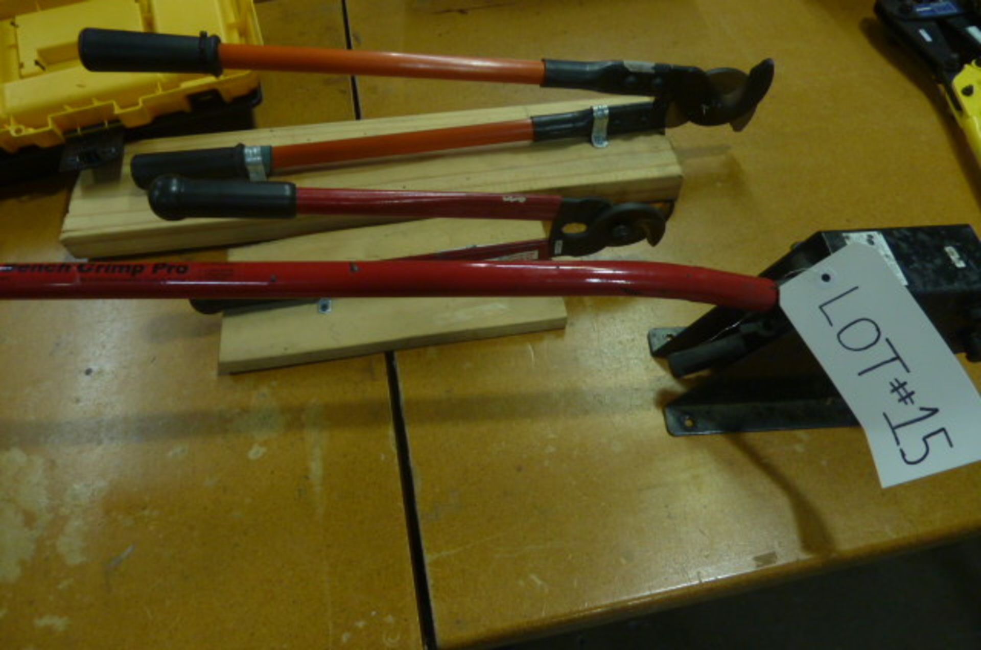 Industrial bench type crimper and cable cutters - Image 3 of 6